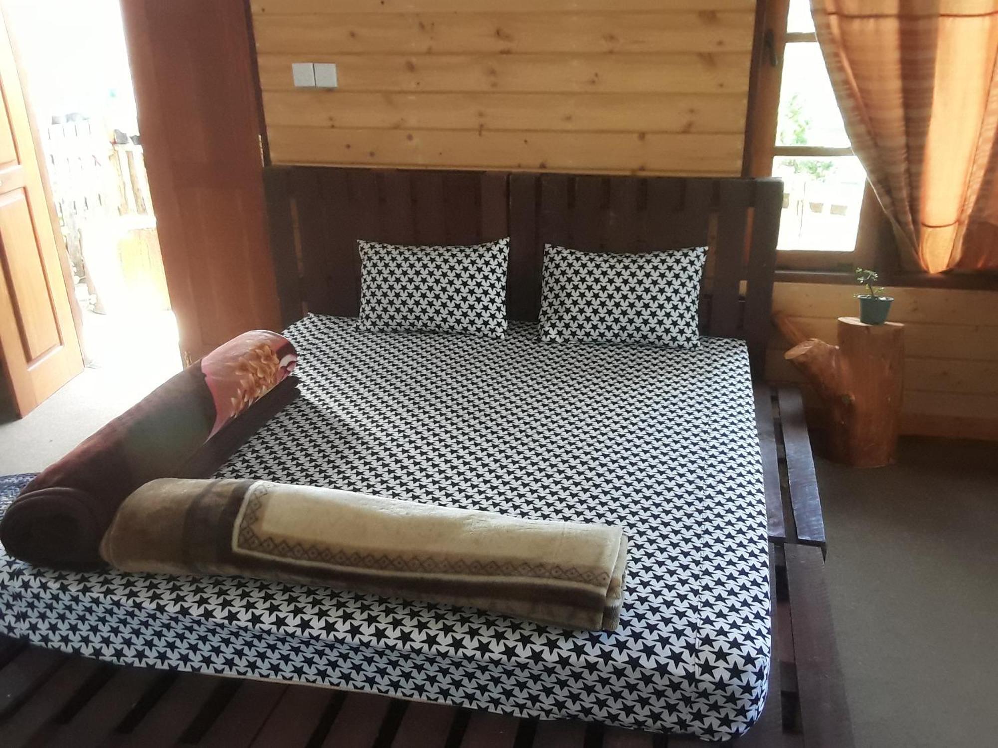 20/20 Wood Homestay *