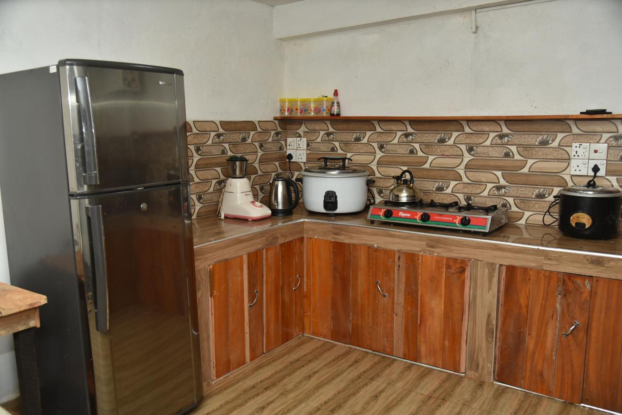 Villa Shiny Cot Full *