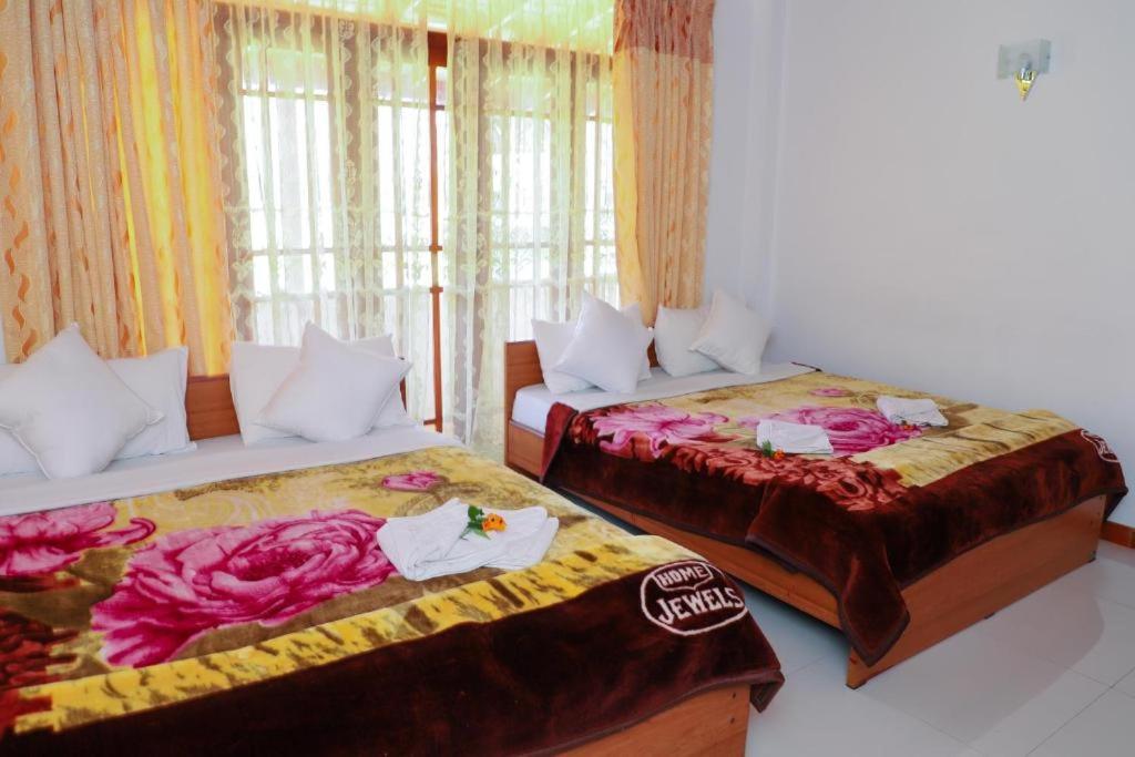 Oviya Guest 3*