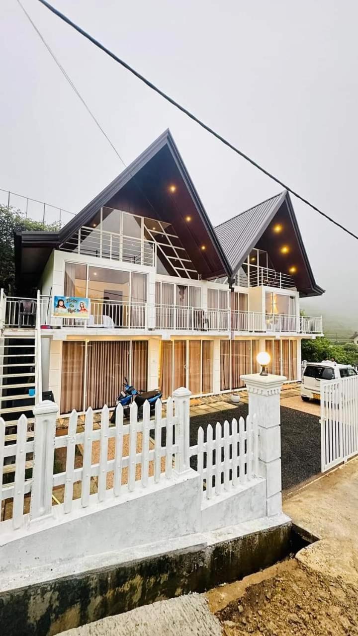 White Wings Apartment *