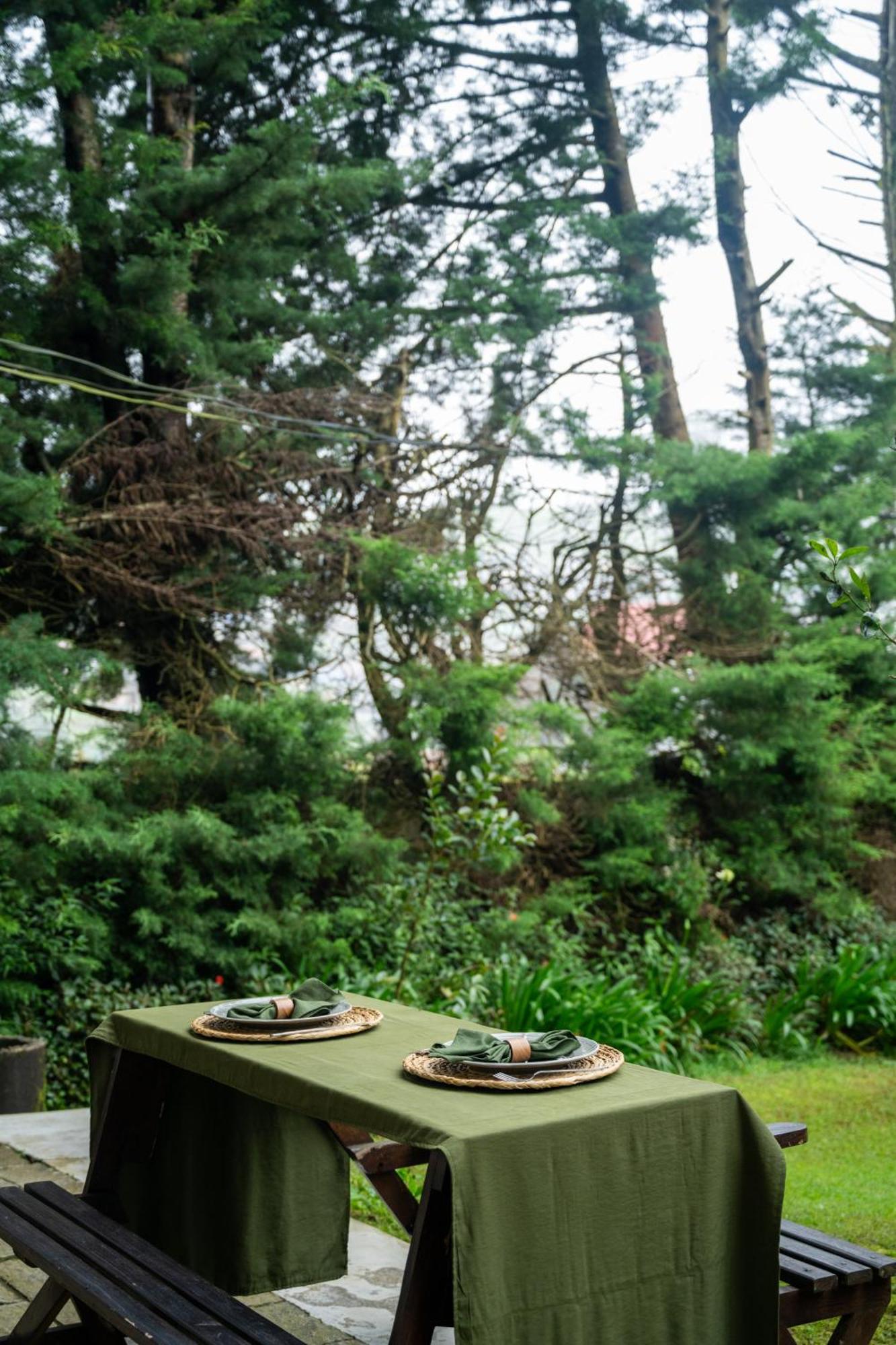 Tathya Hills - Luxe Garden Retreat In The Hills Bed & Breakfast
