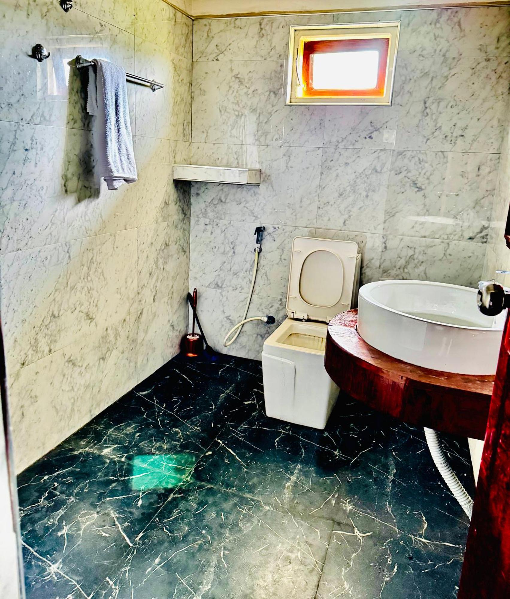Hotel White Tower Nuwara Eliya