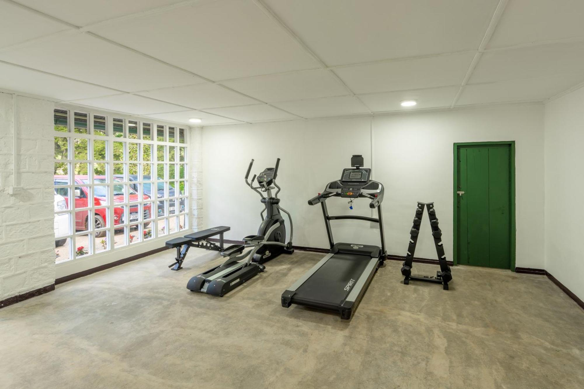 Hotel Bluechip Leisure Summerhill 5*