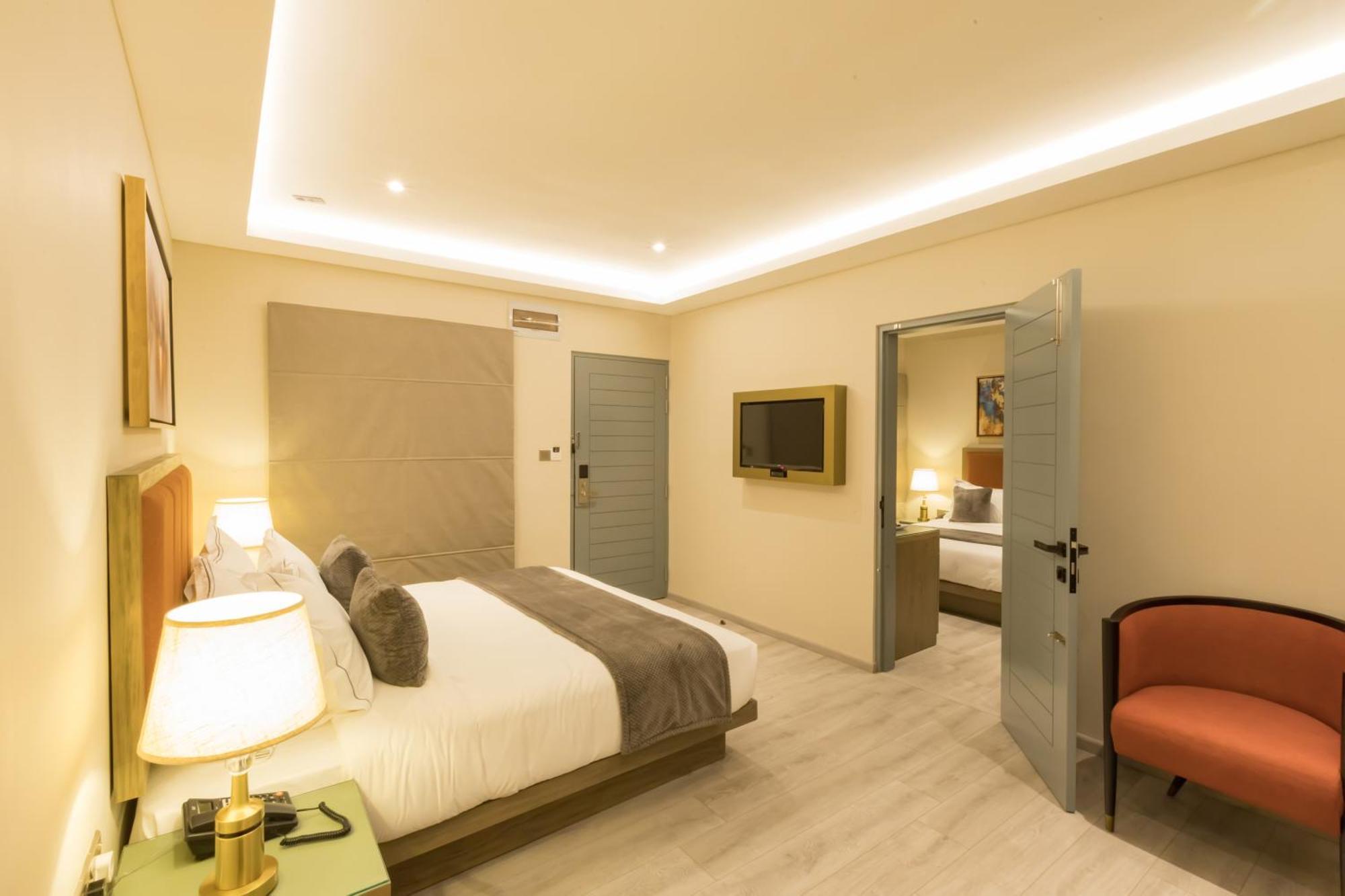 Yara Hotel