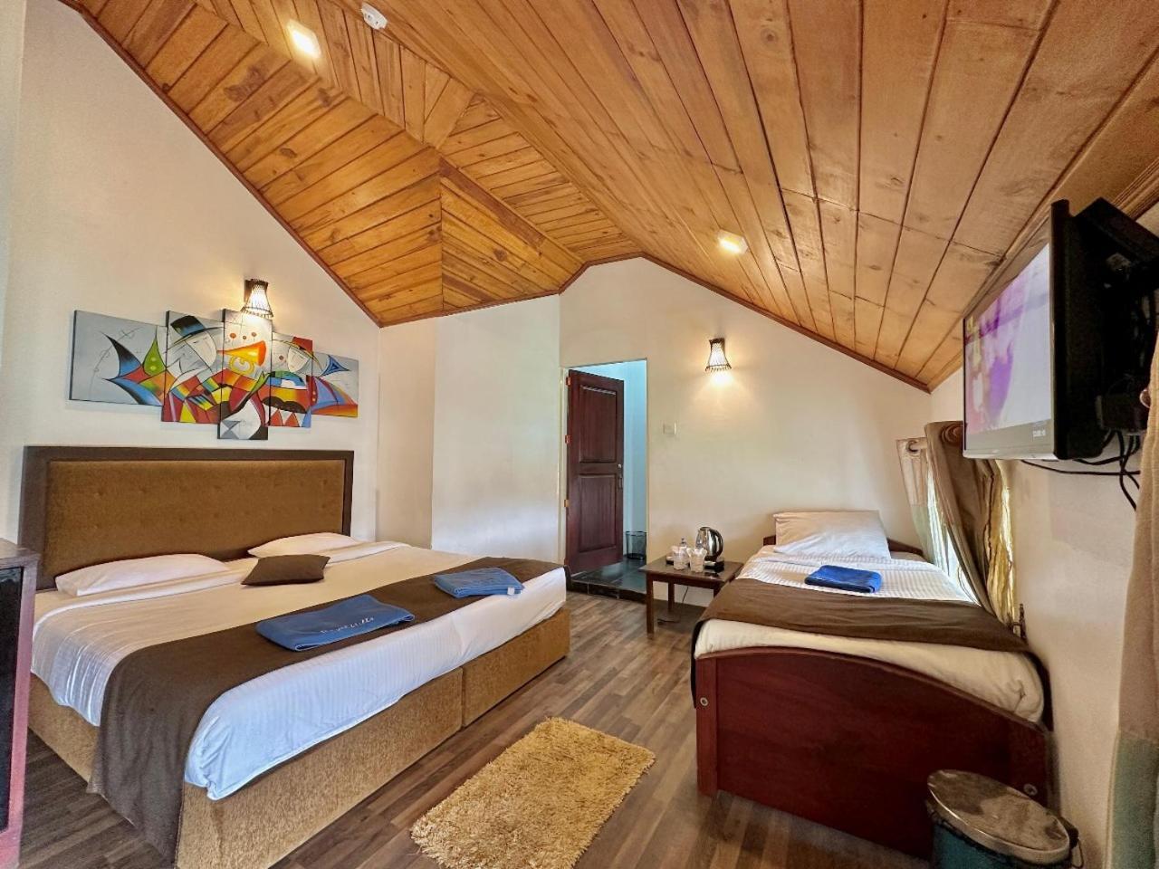 Royal Pearl Hills Hotel 3*