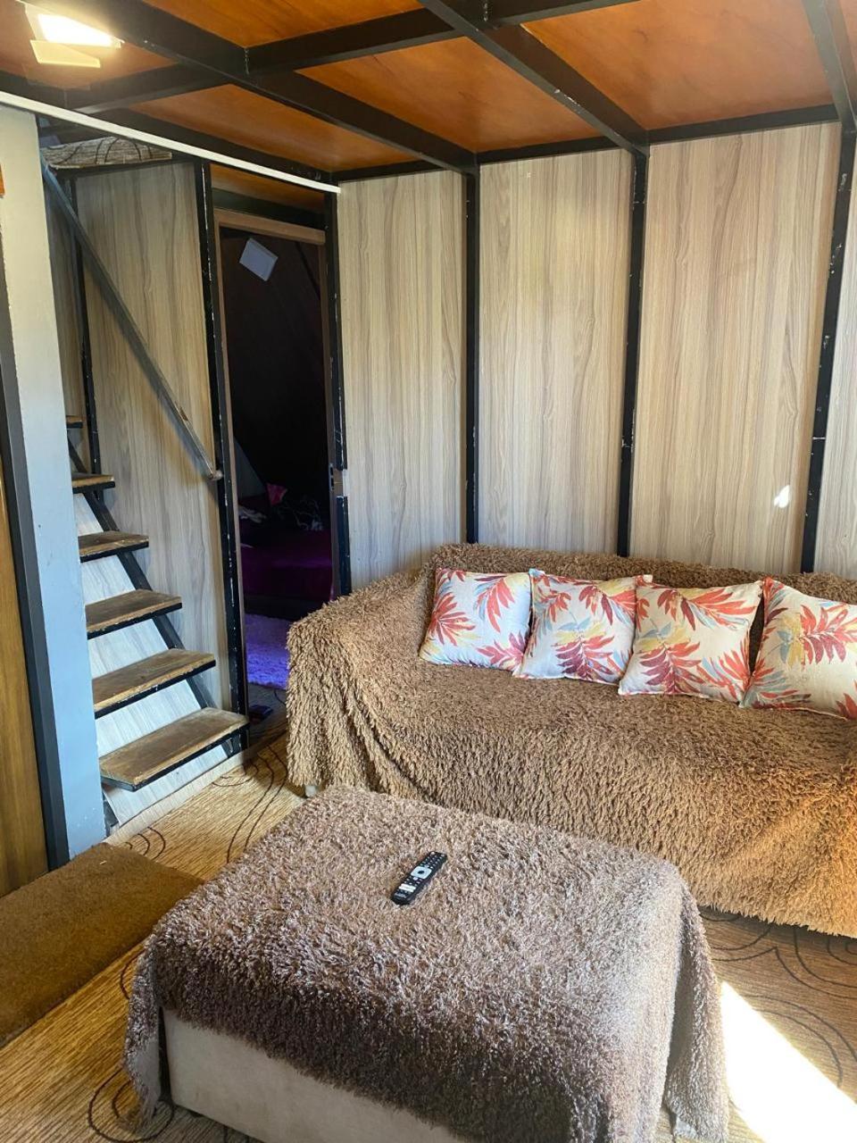 Hotel Chekeena Wood
