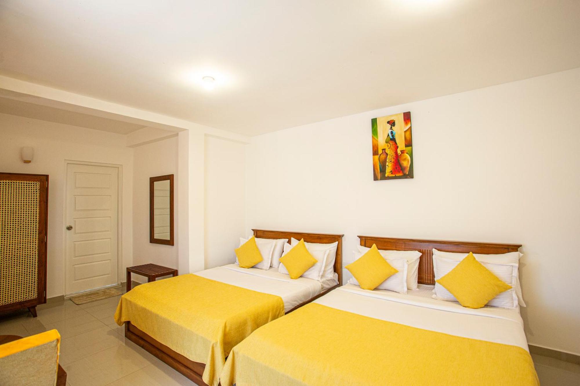 Country Club Hotel 3*