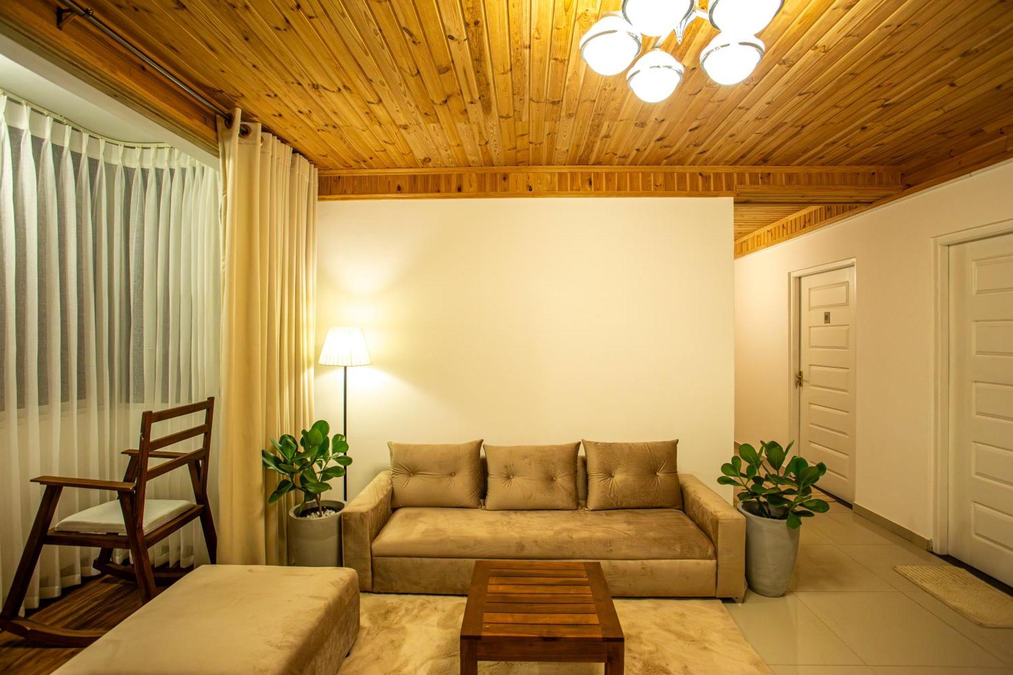 Country Club Hotel 3*
