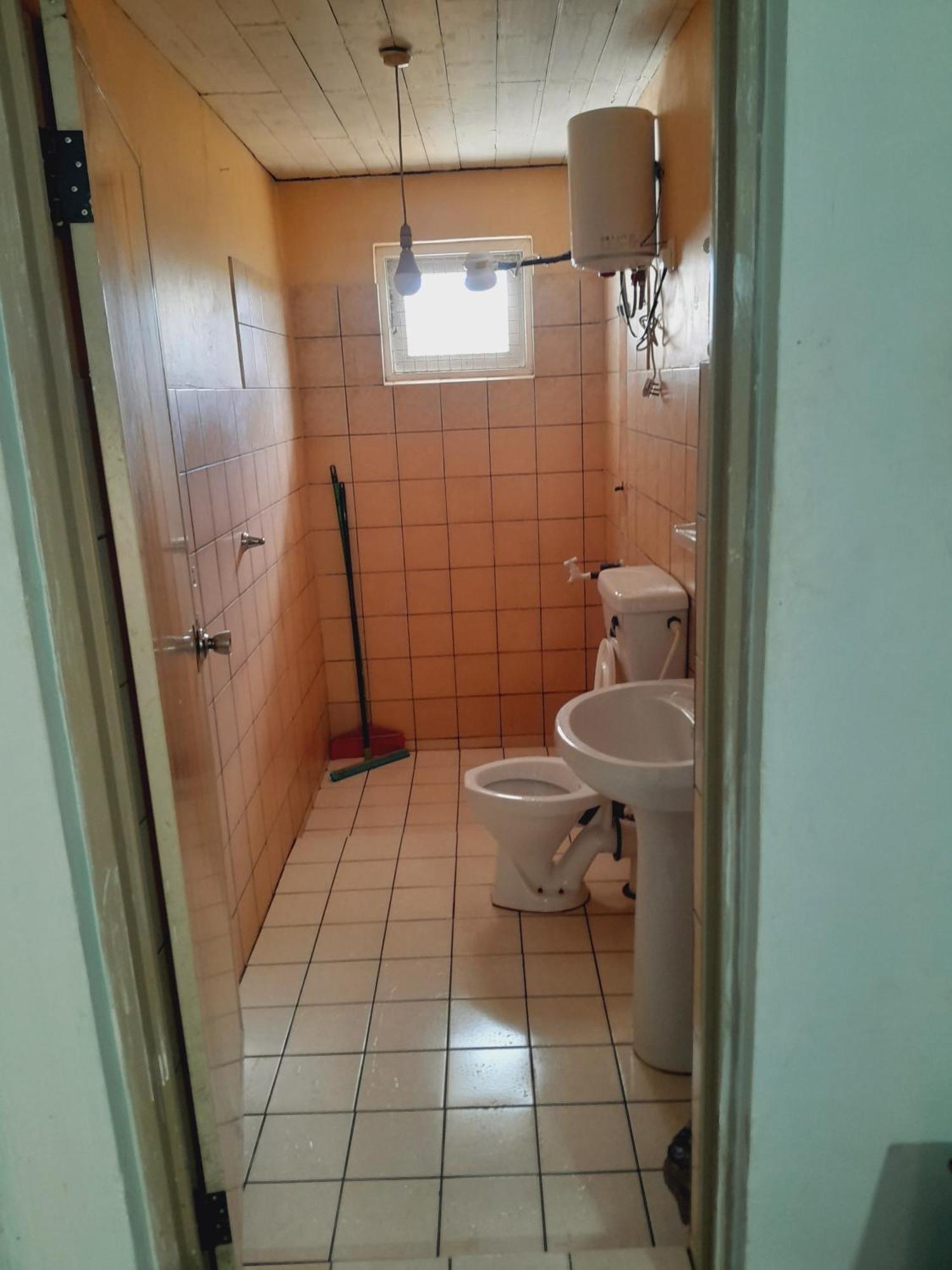 Hostel - *