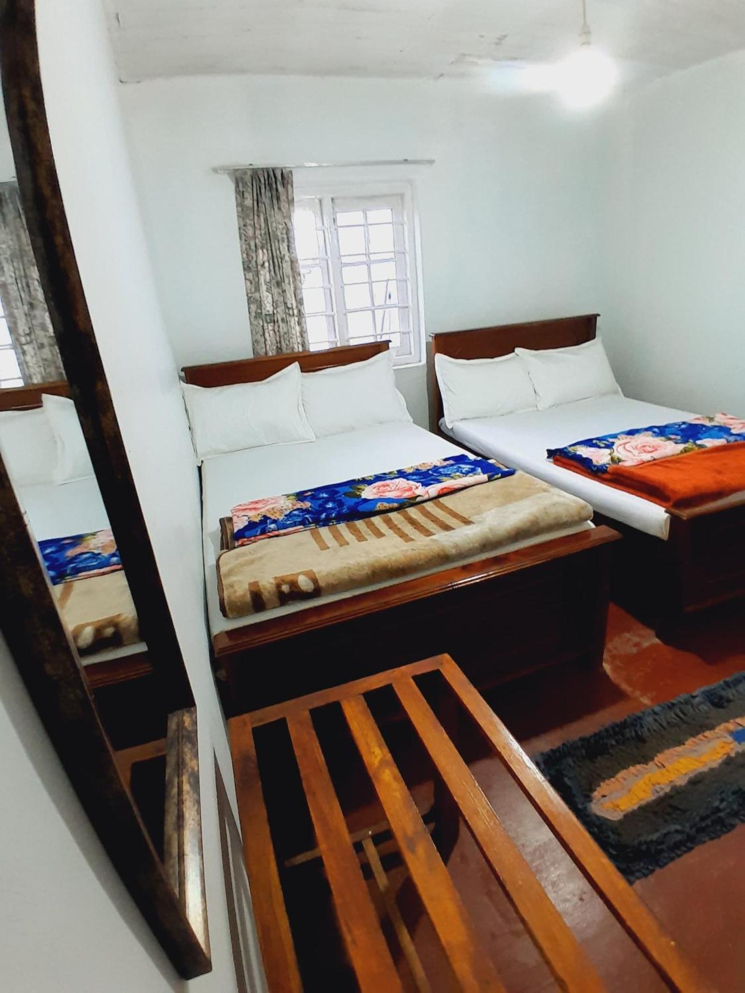 Hostel - *