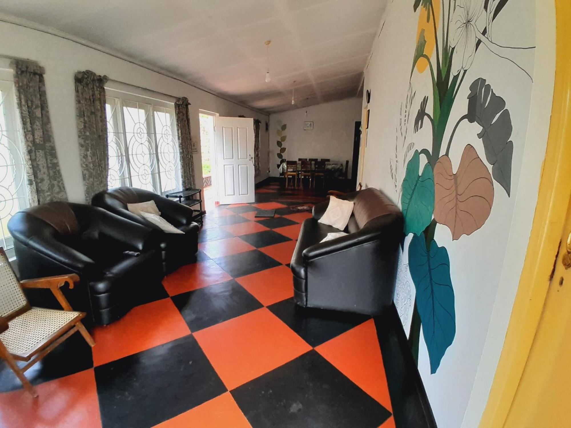 Hostel - *