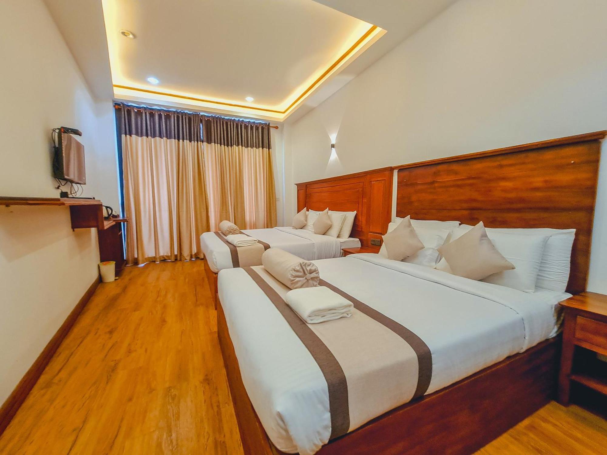 Rich Hotel