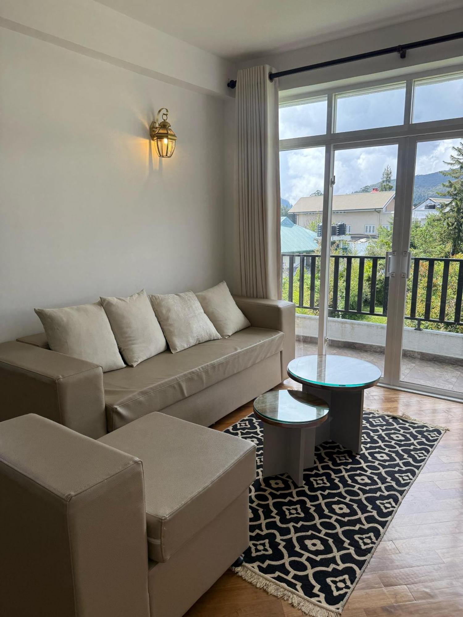 Apartment Nomentano Blue -luxury Apartments- Nuwara Eliya