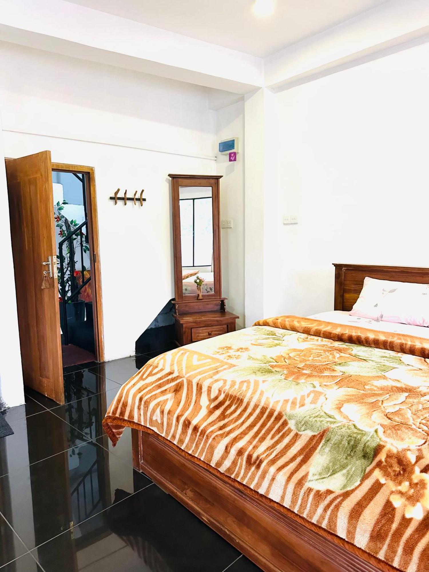 Guest house Hazel Town House