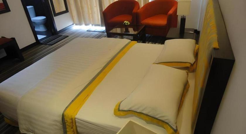 Ashley Hotel