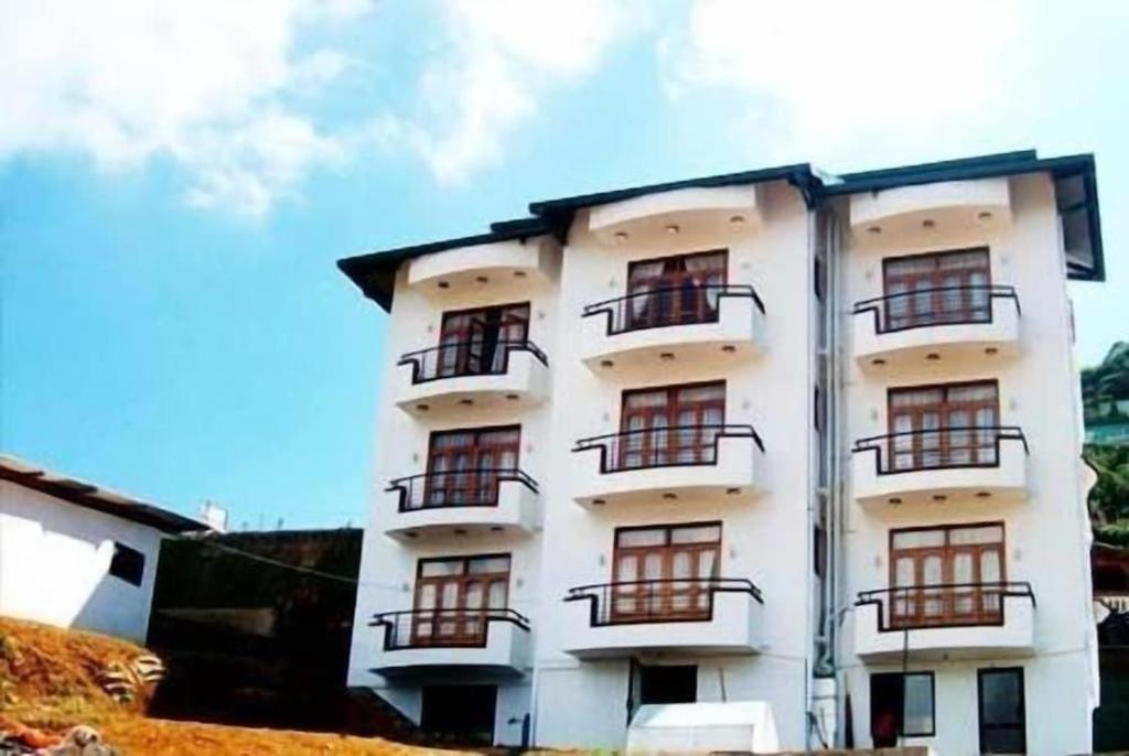 Ashley Nuwara Eliya