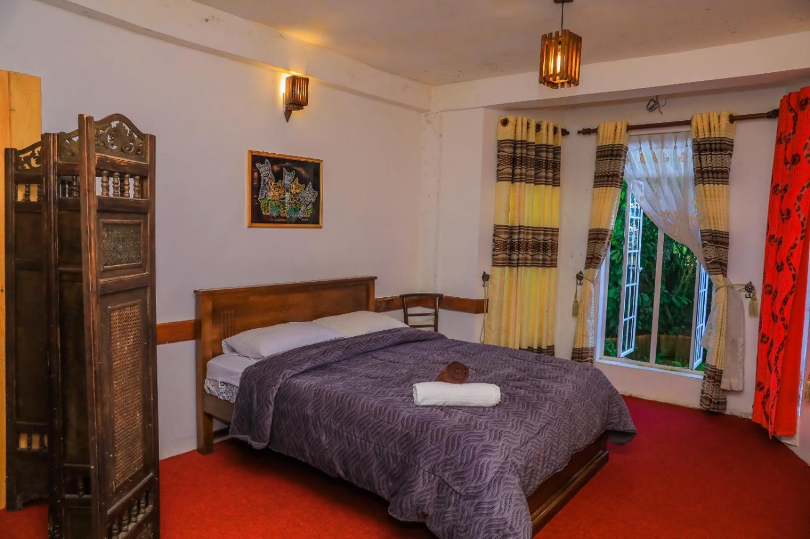 Single Tree * Nuwara Eliya