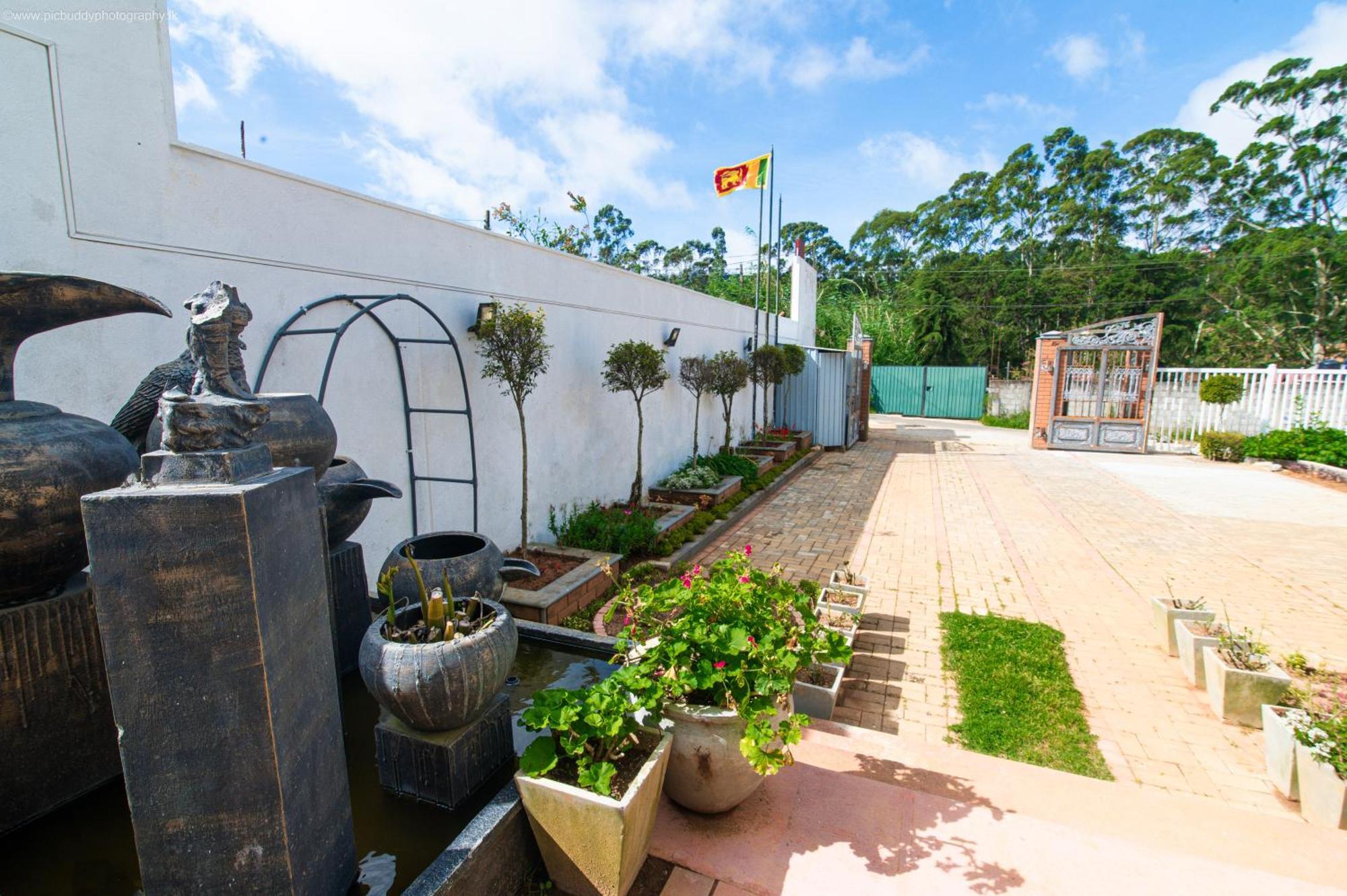 Twin Red - Luxury With Mountain View *