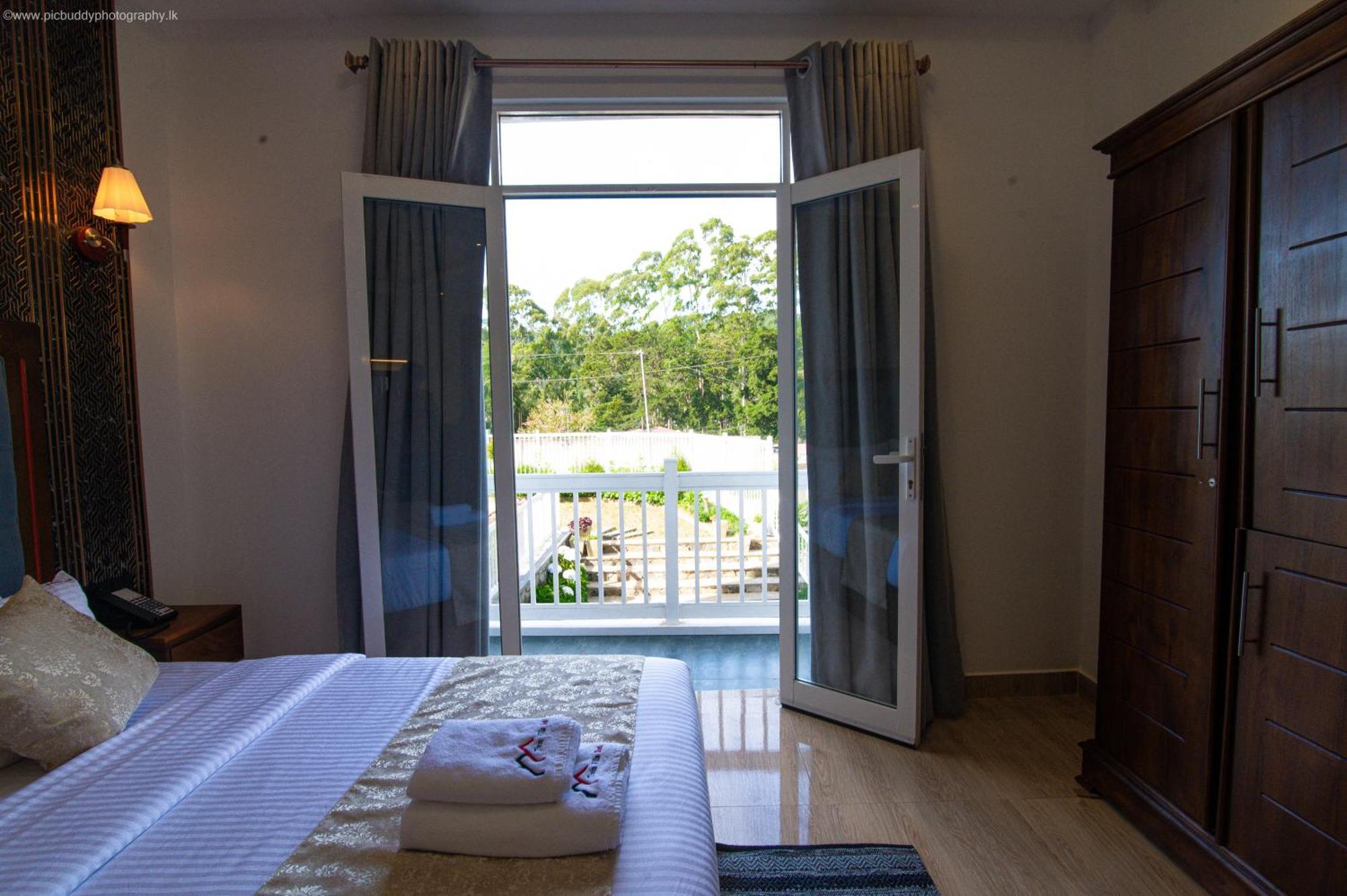 Twin Red - Luxury With Mountain View *