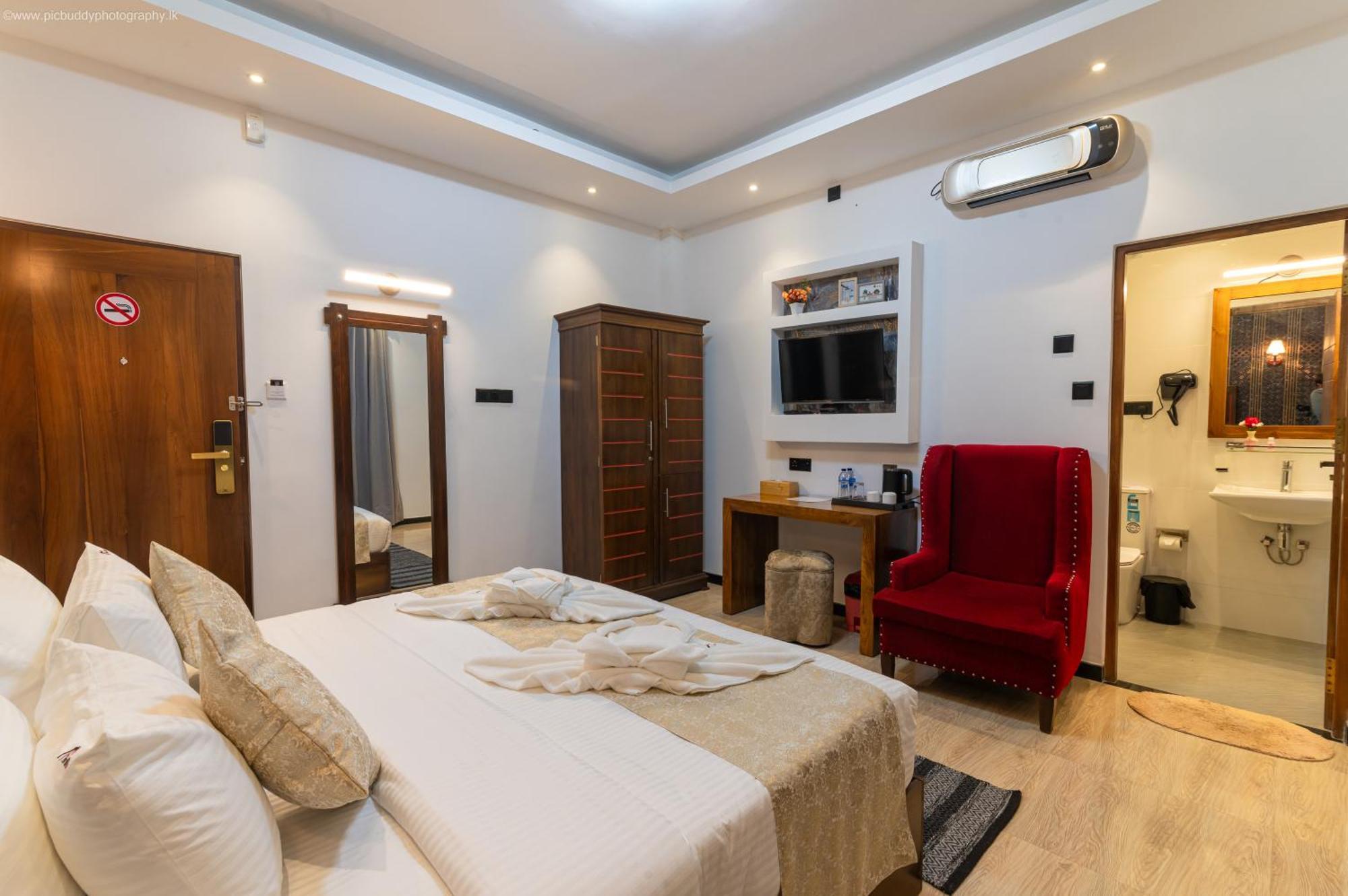 Twin Red - Luxury With Mountain View Hotel