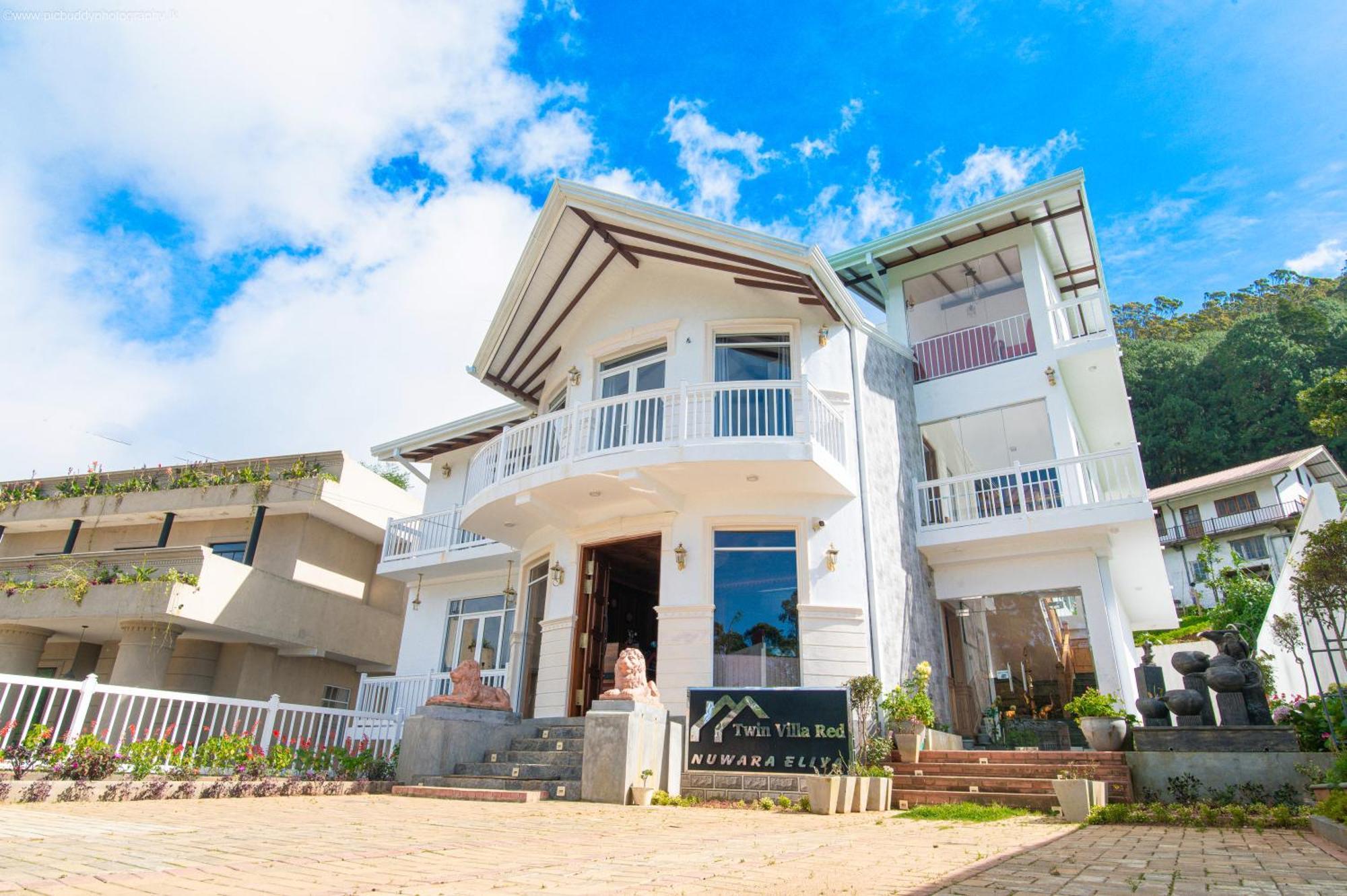 Twin Red - Luxury With Mountain View Hotel *