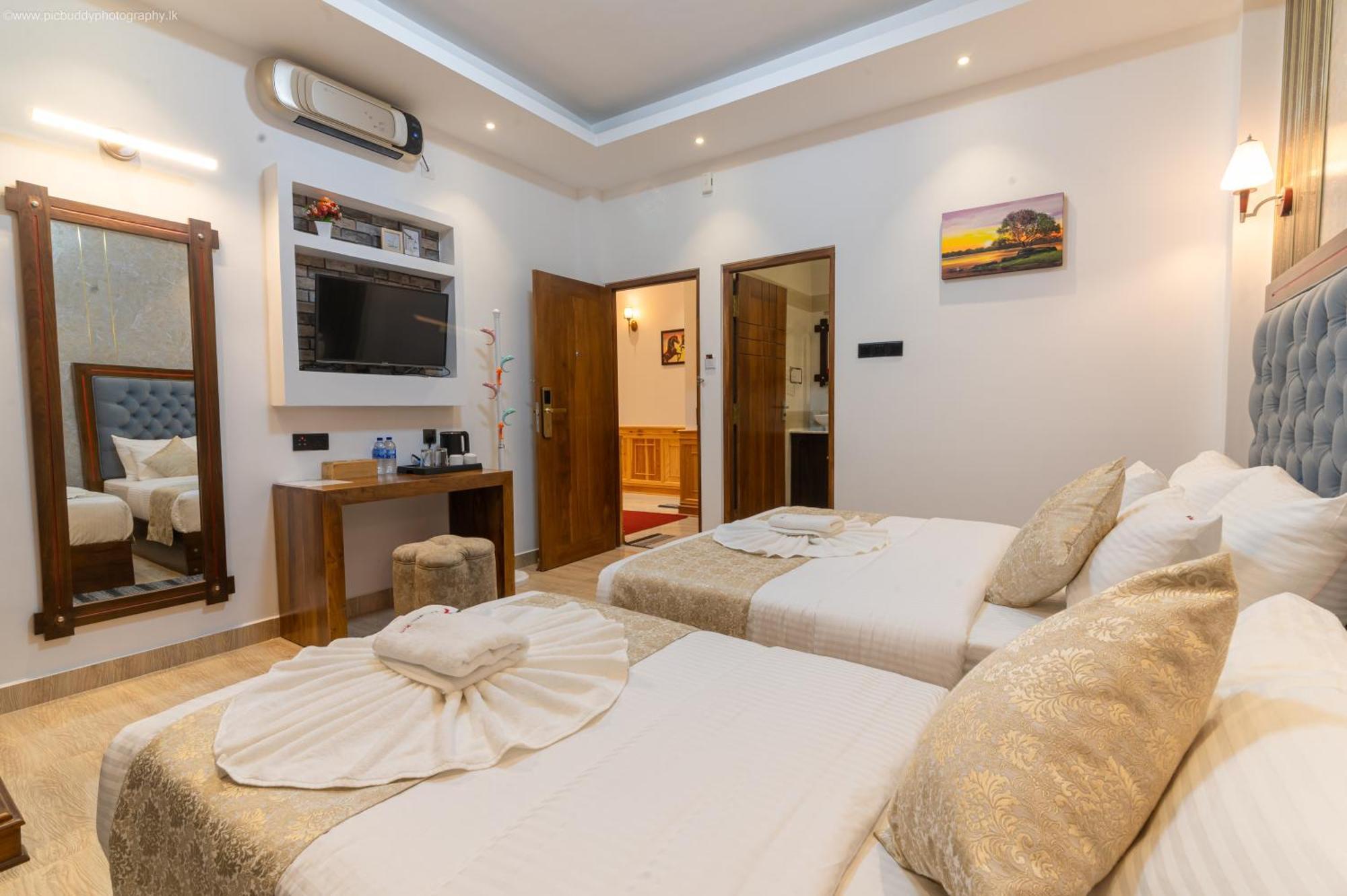 Twin Red - Luxury With Mountain View *