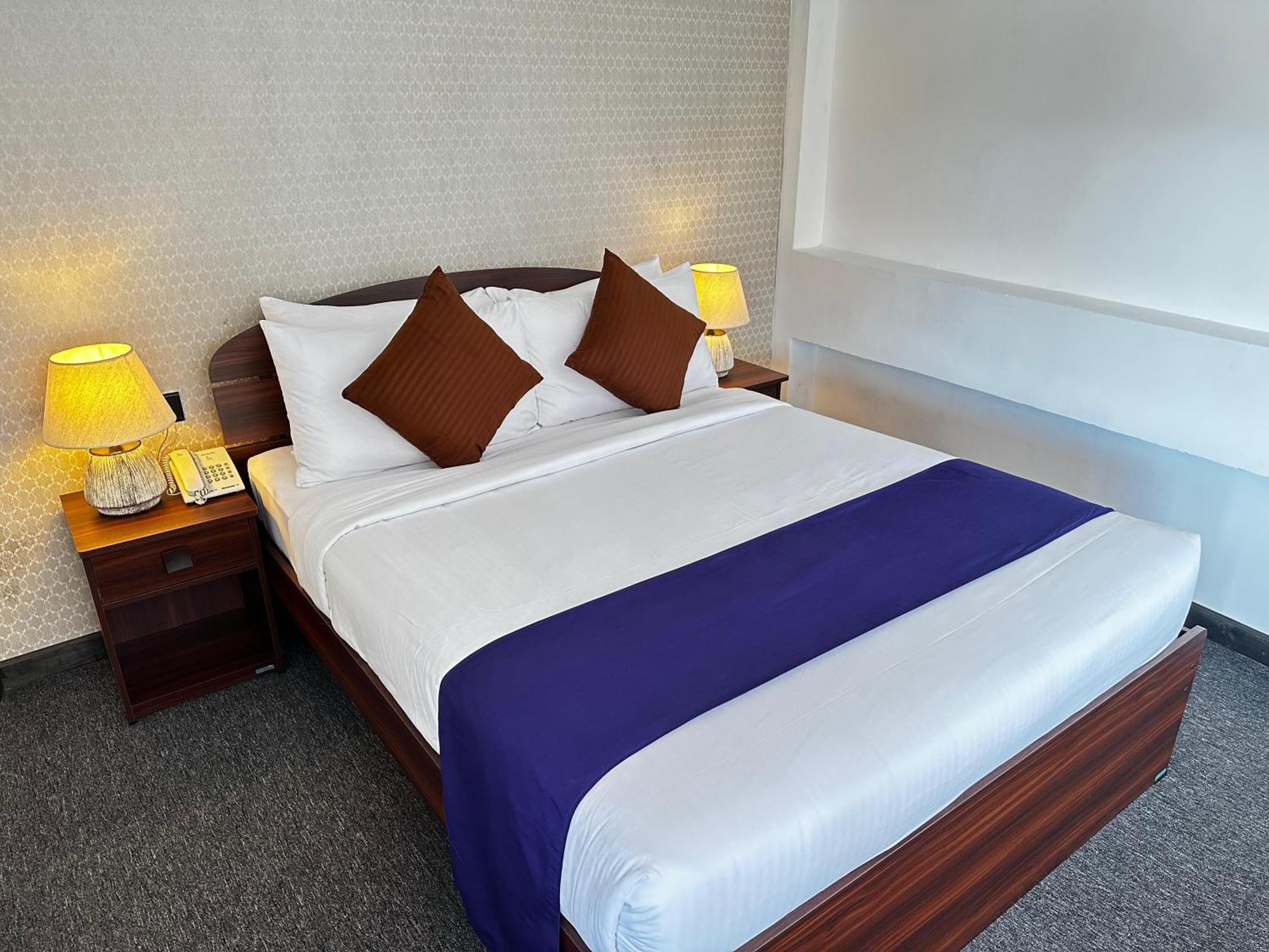 Summer Bliss Hotel *