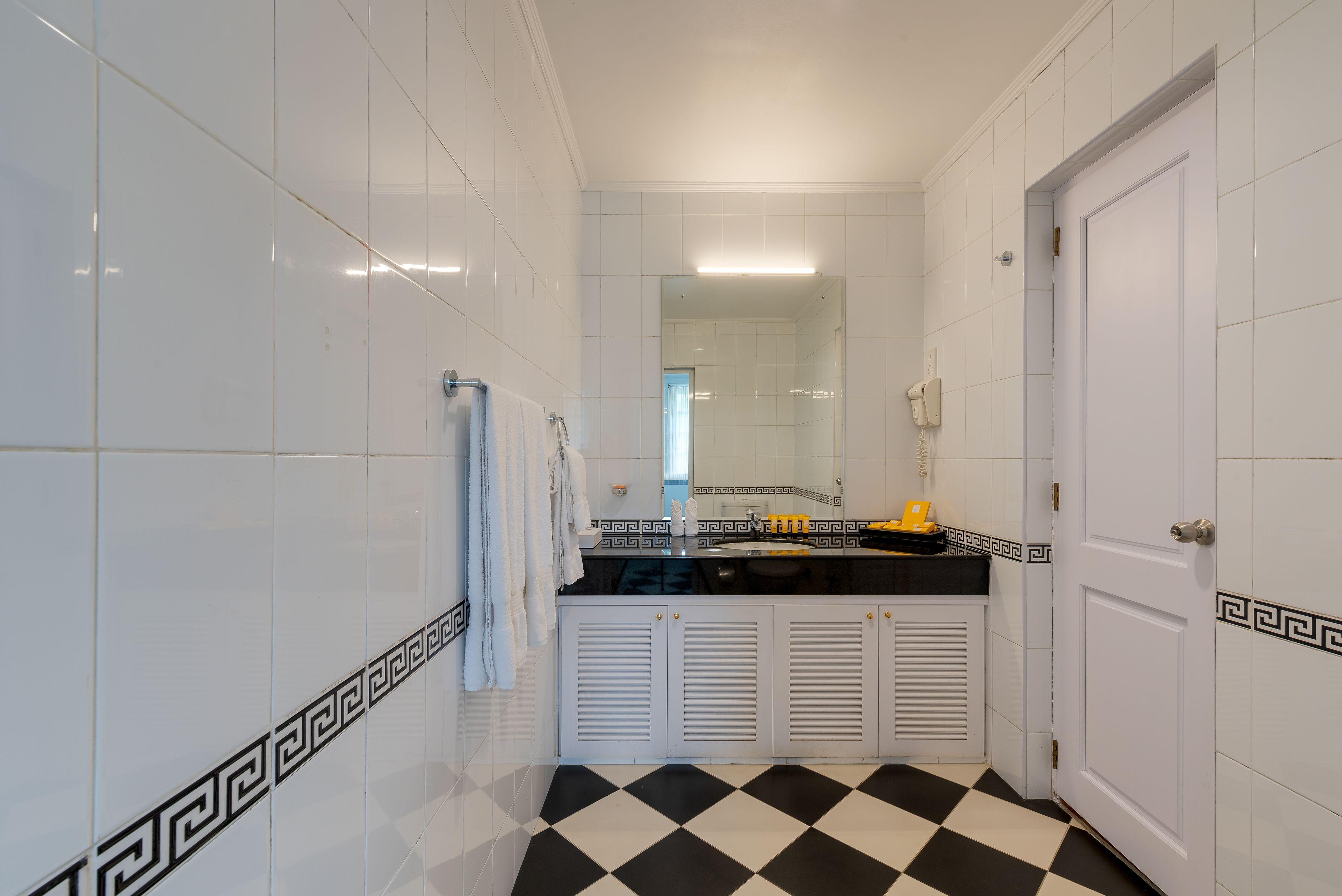 Langdale Boutique By Amaya