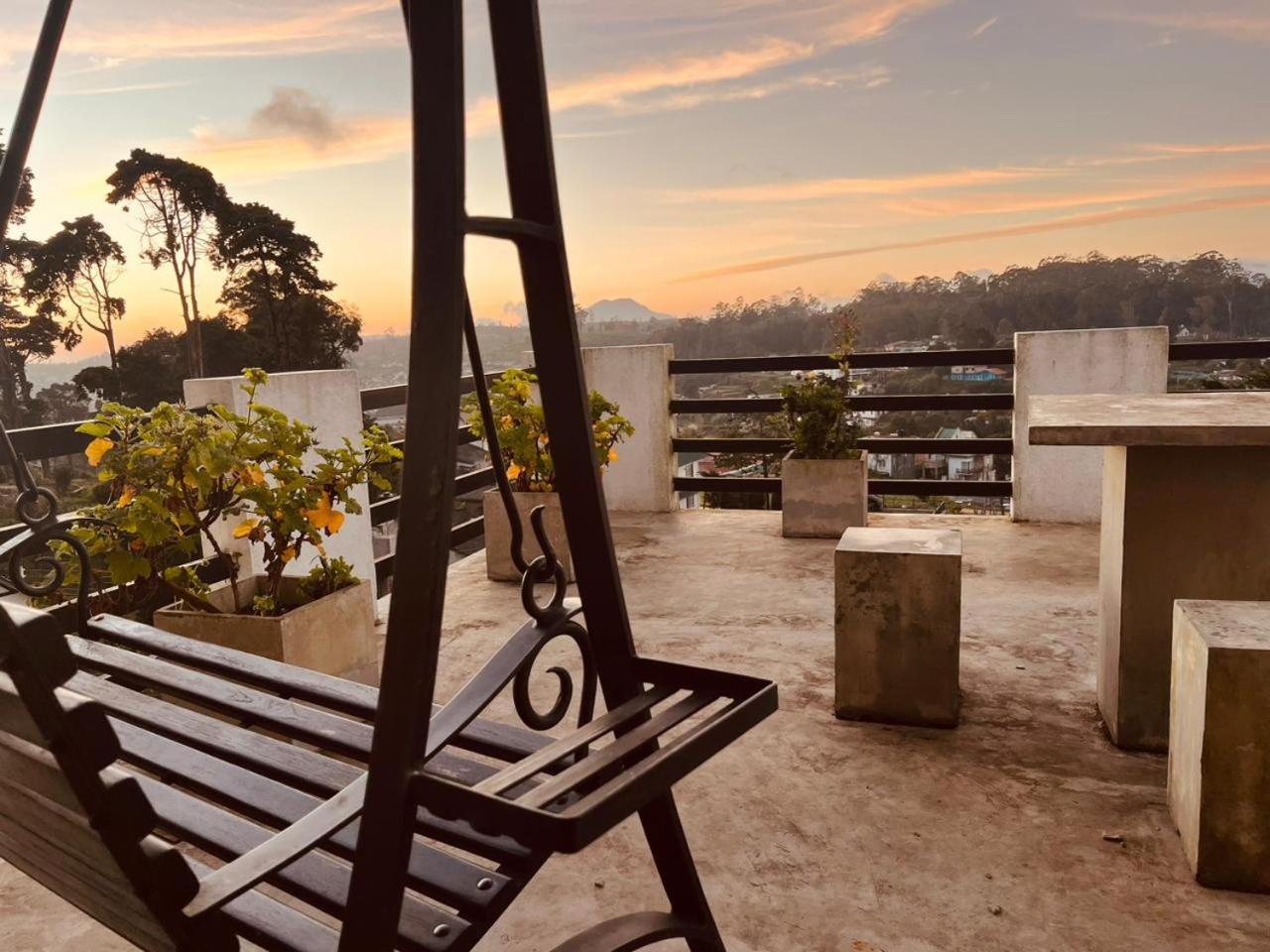 Hotel The Budget White House