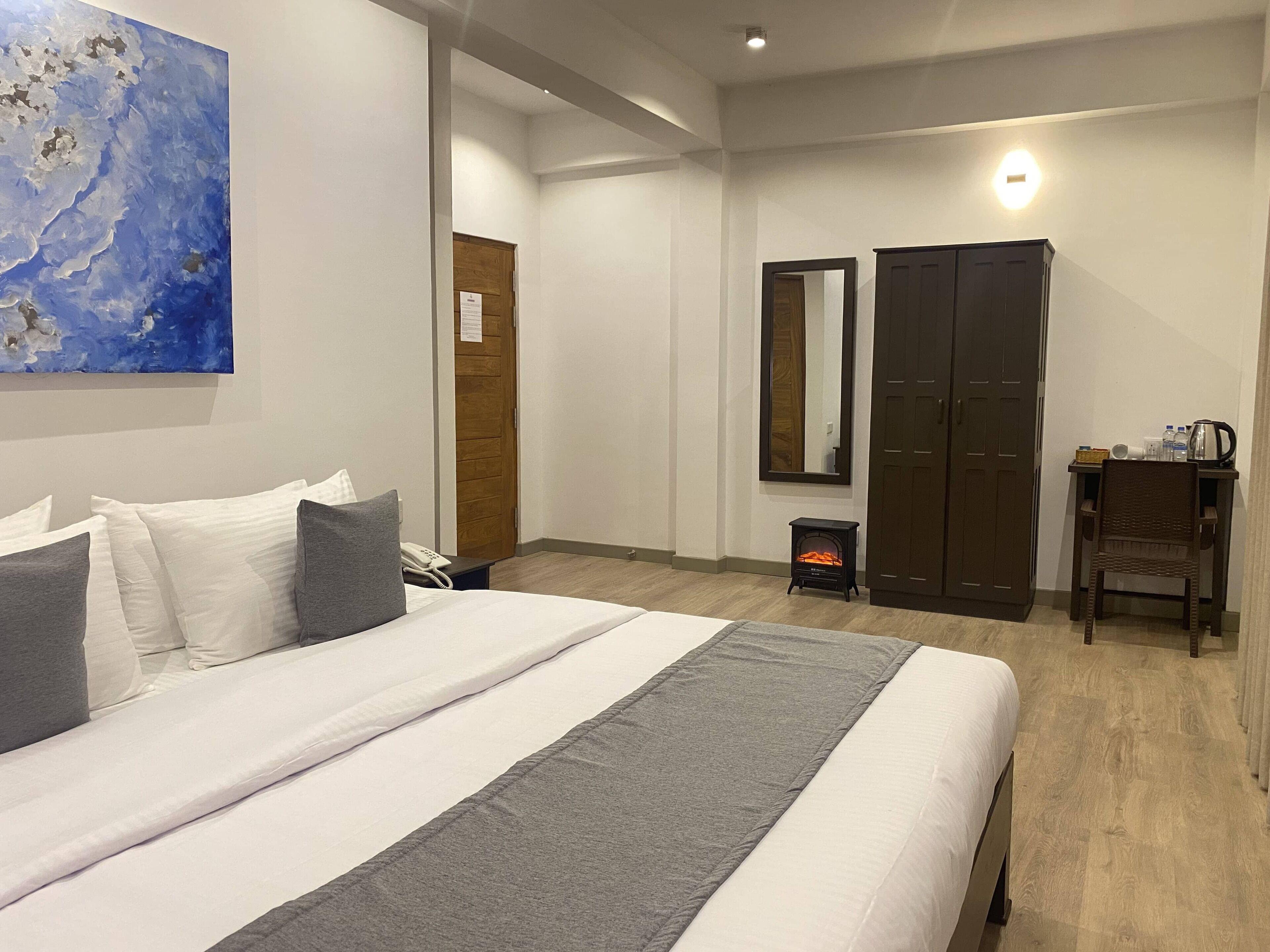 Hotel Queens Mount Glen Heights