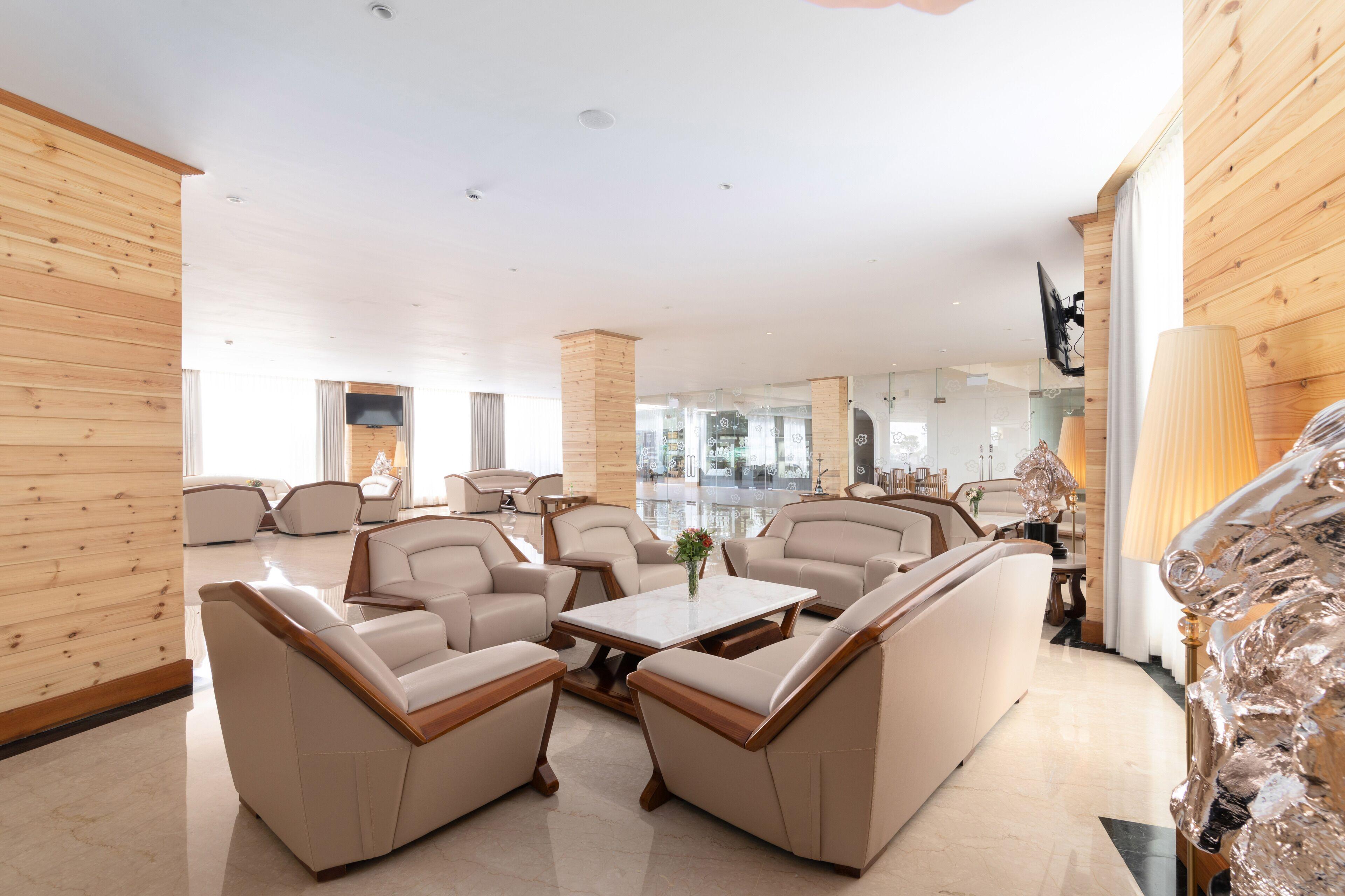 Araliya Red - Budget Friendly Hotel- Where Find Stunning 360 Panoramic View Of 4*