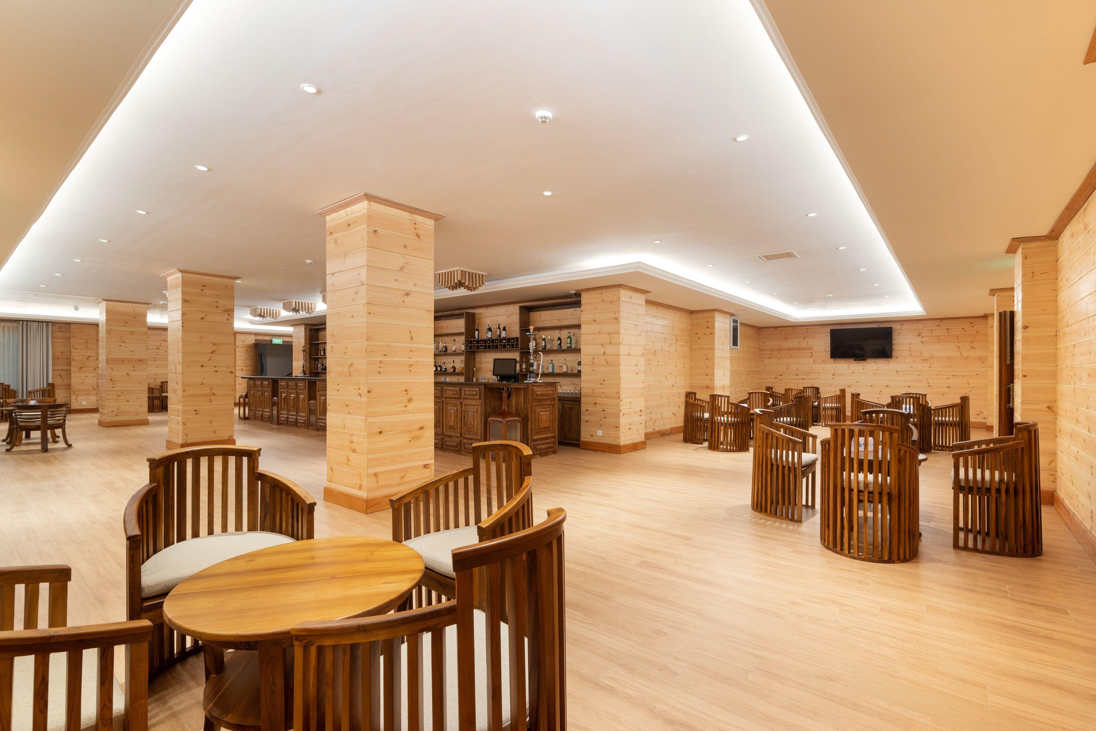 Araliya Red - Budget Friendly Hotel- Where Find Stunning 360 Panoramic View Of