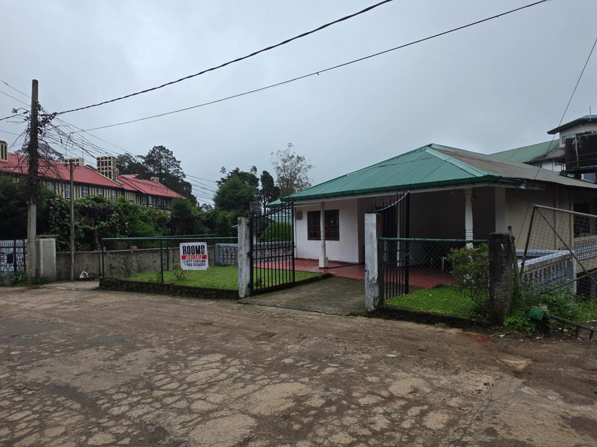 Le Grand Chateau Homestay *