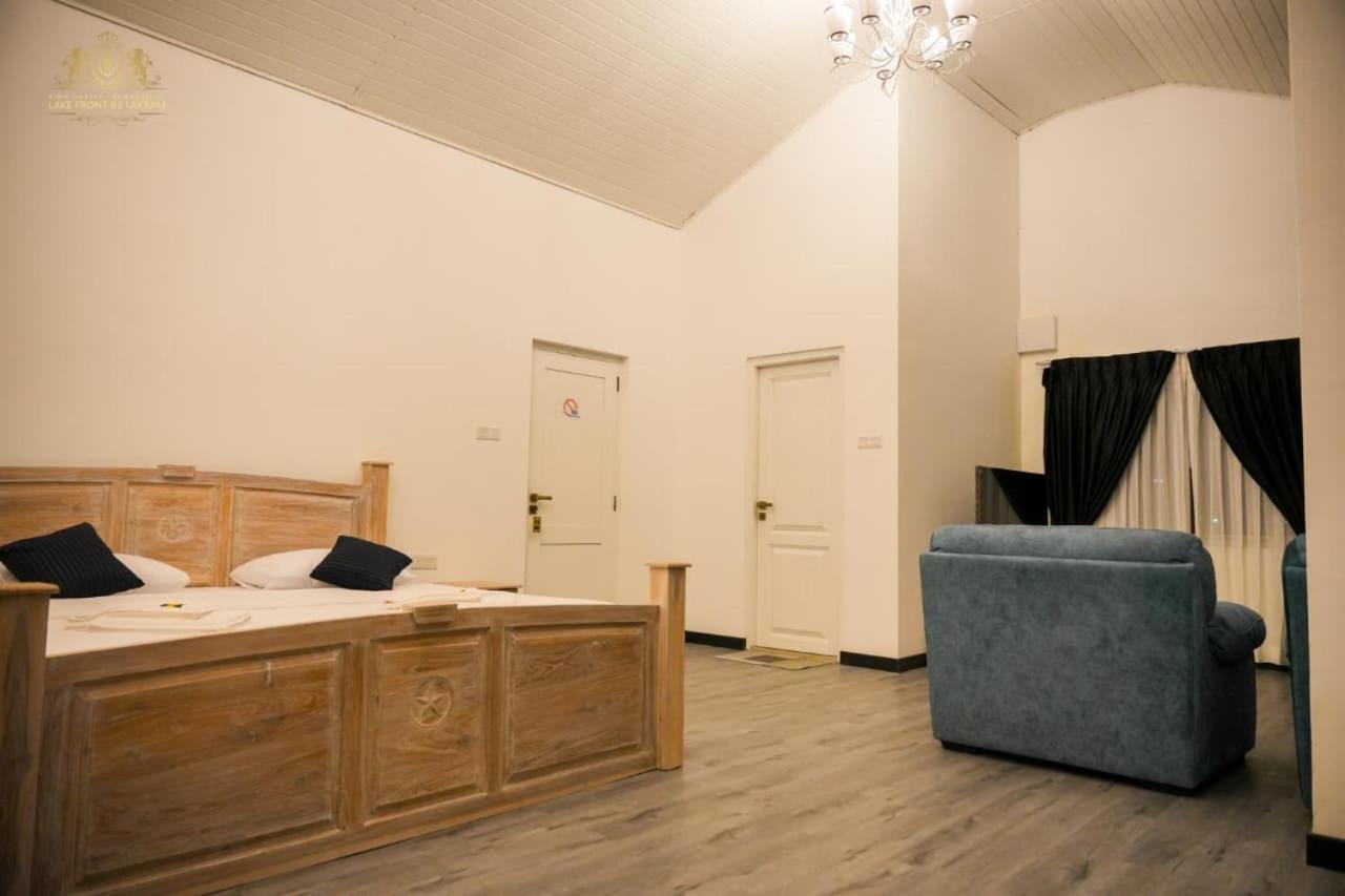 Hotel King Castle Front By Laksam Nuwara Eliya