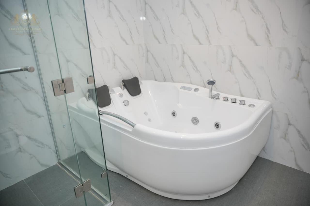 Hotel King Castle Front By Laksam 4*