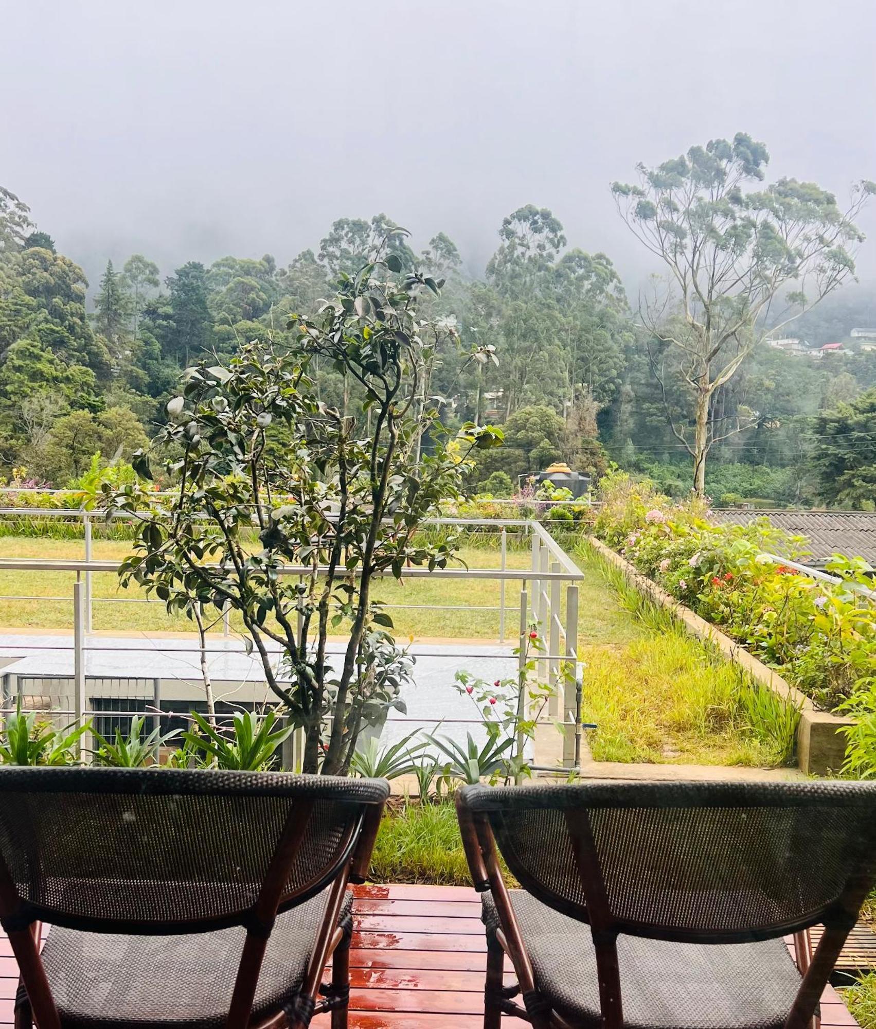 Azenya Aparthotel 3*