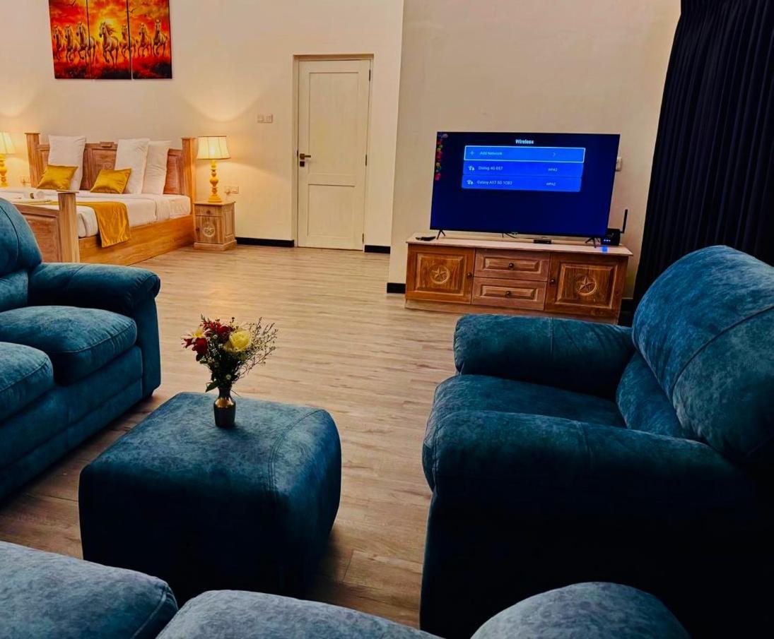 King Castle Front By Laksam Nuwara Eliya