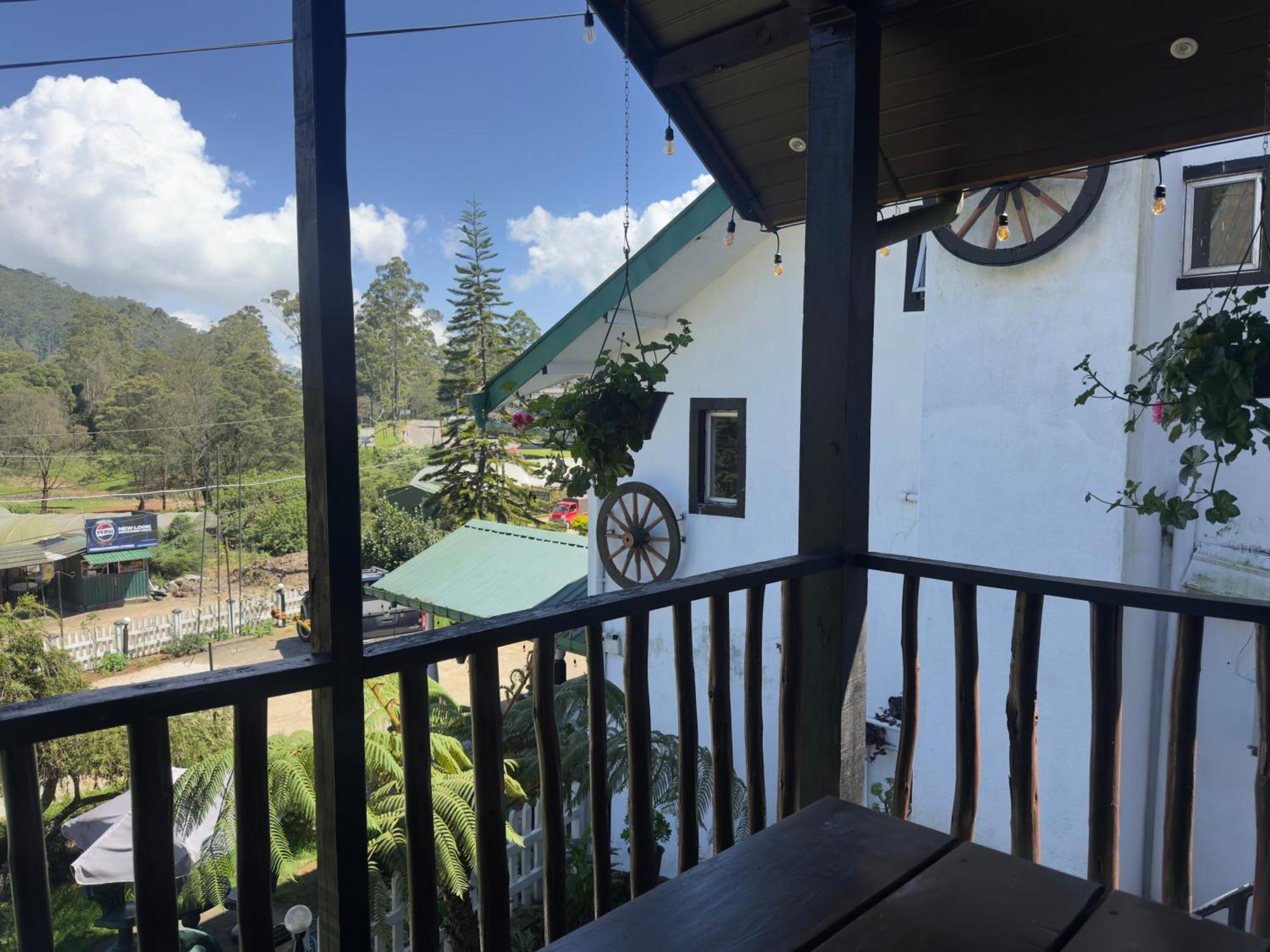 Crab And Hotel Nuwara Eliya