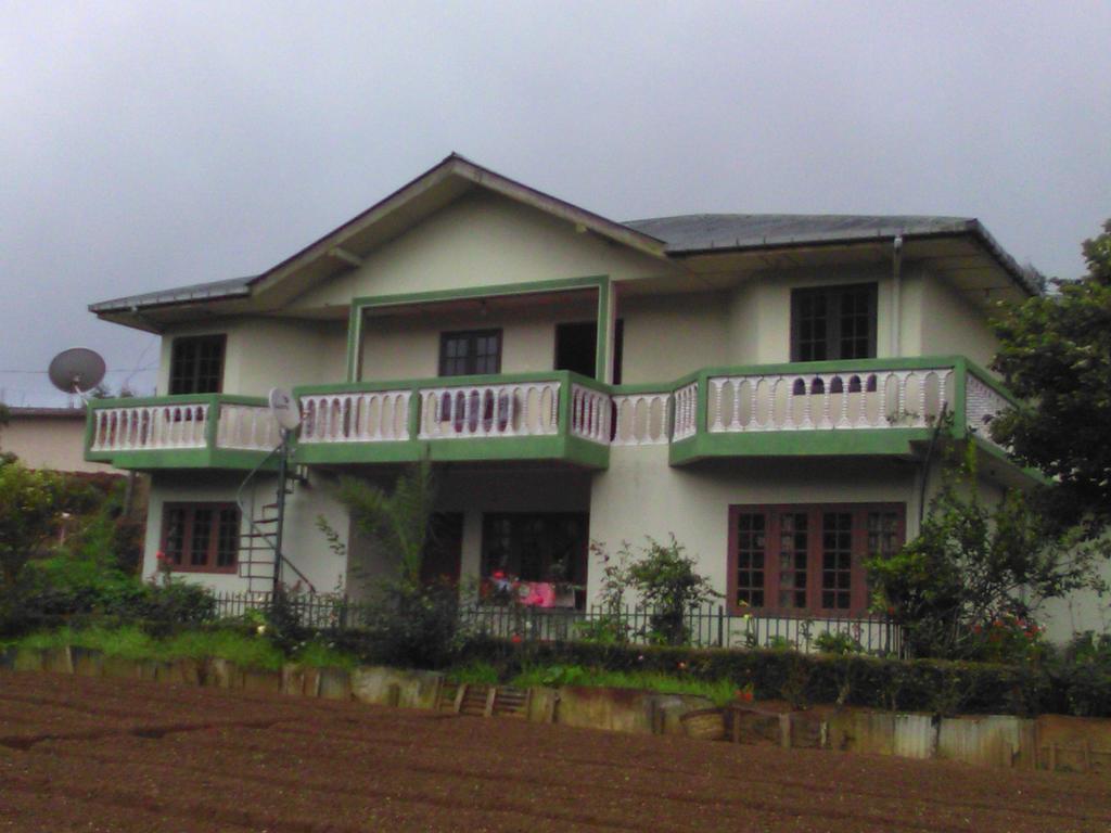 Avon Field Nuwara Eliya