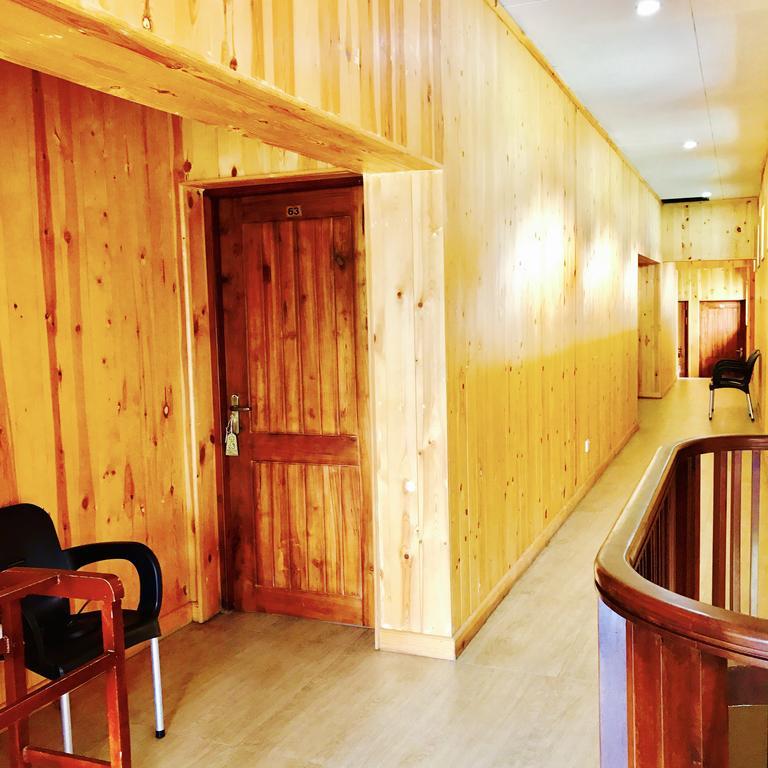 Single Tree Hotel *