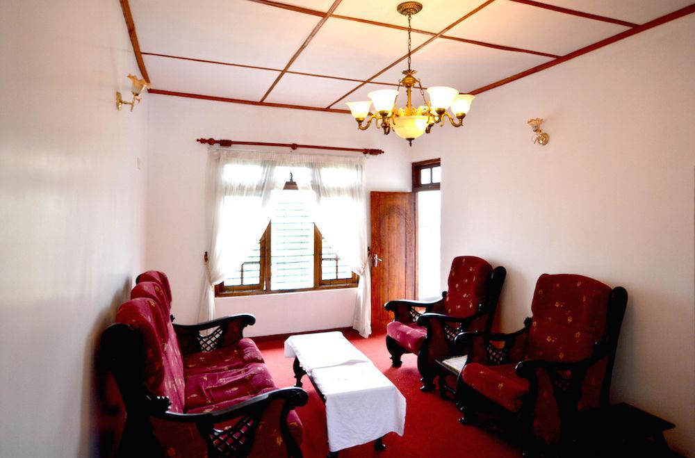 Royal Mount Hotel & Restaurant *