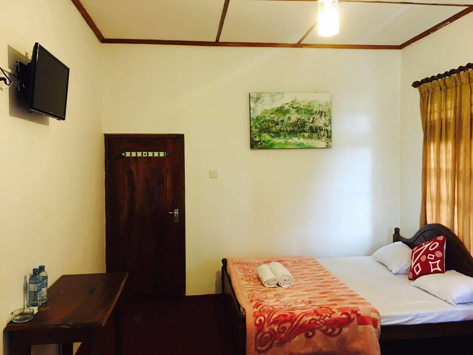 Royal Mount Hotel & Restaurant *