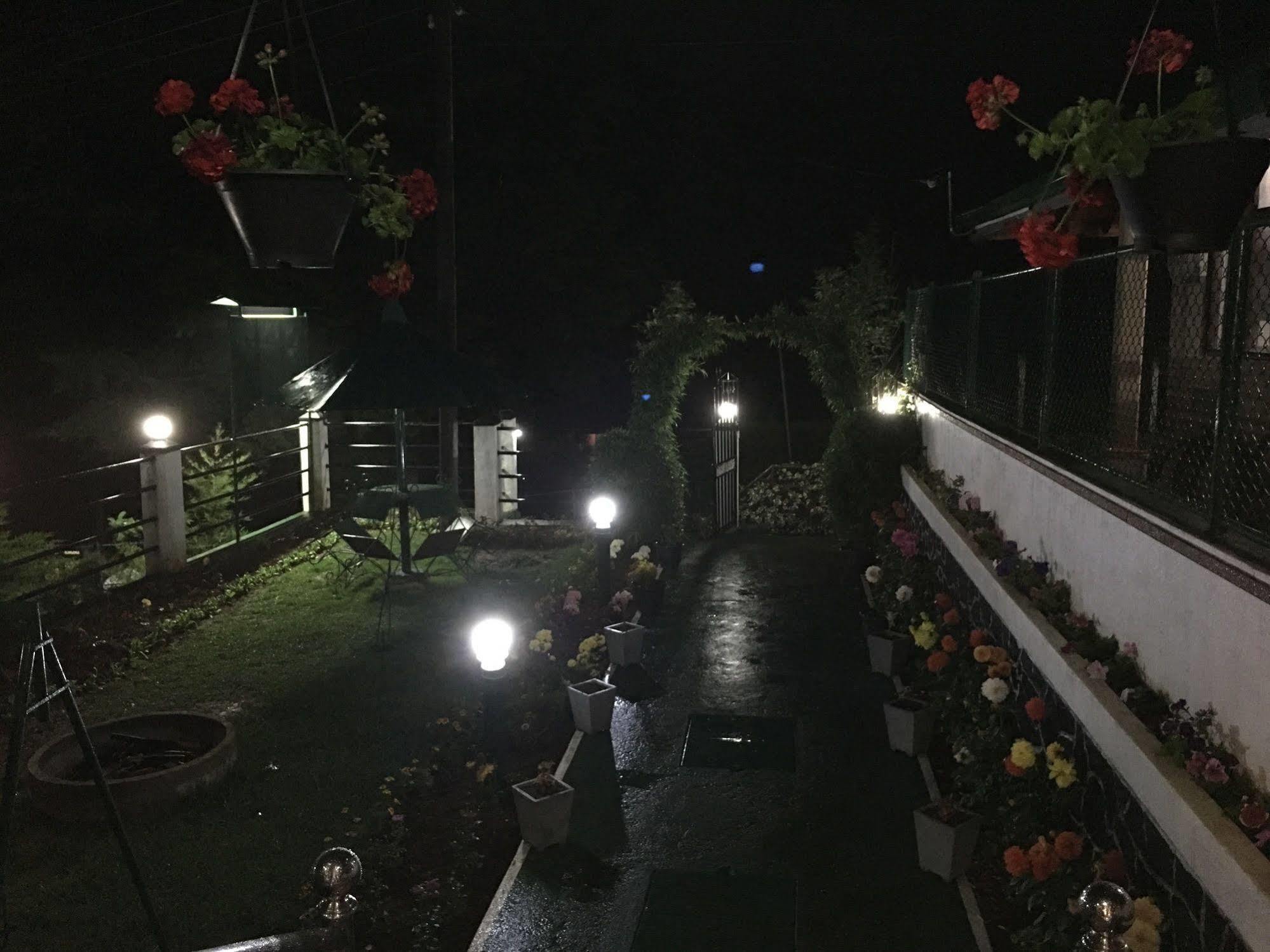 Royal Mount Hotel & Restaurant