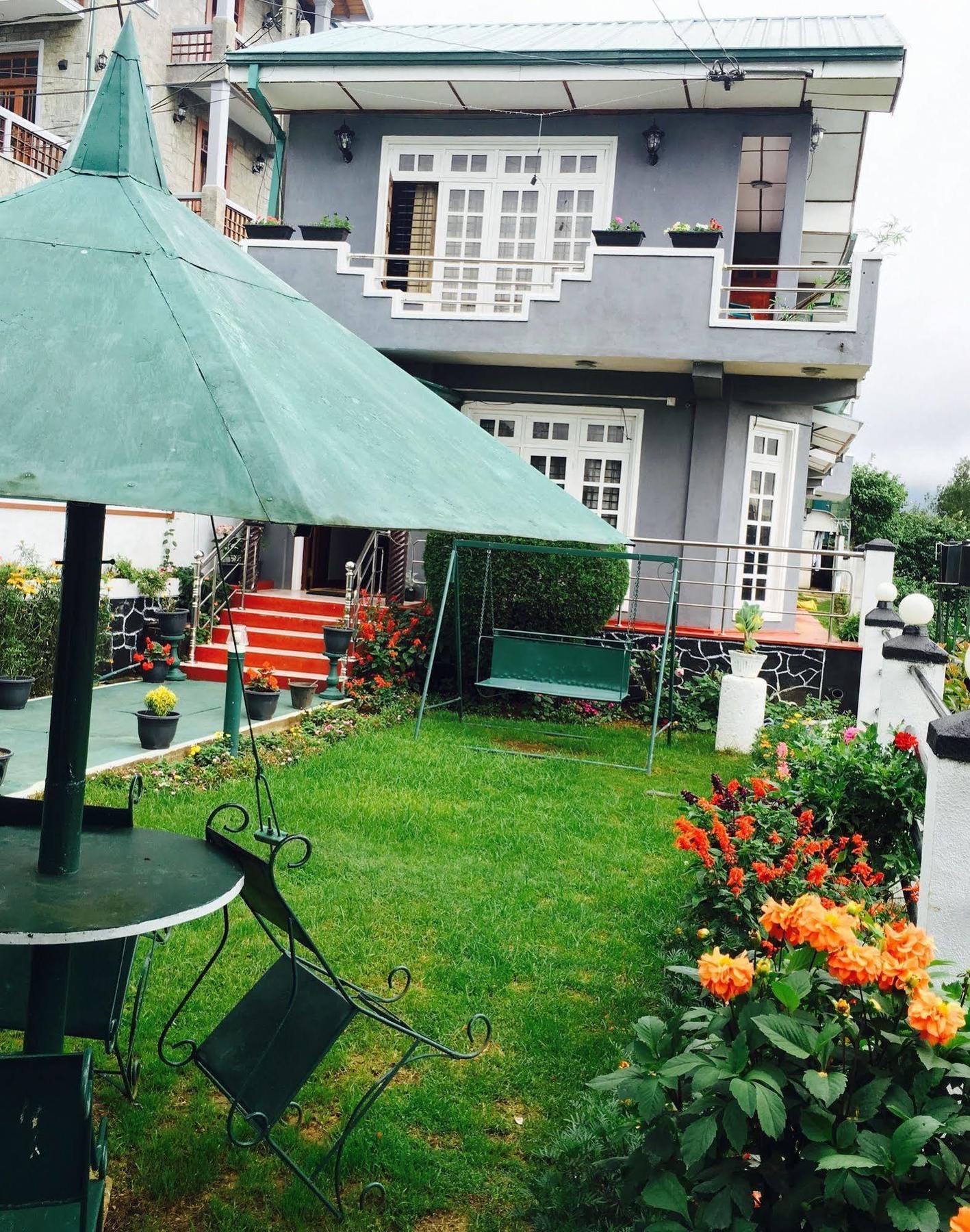 Apartment Royal Mount Hotel & Restaurant