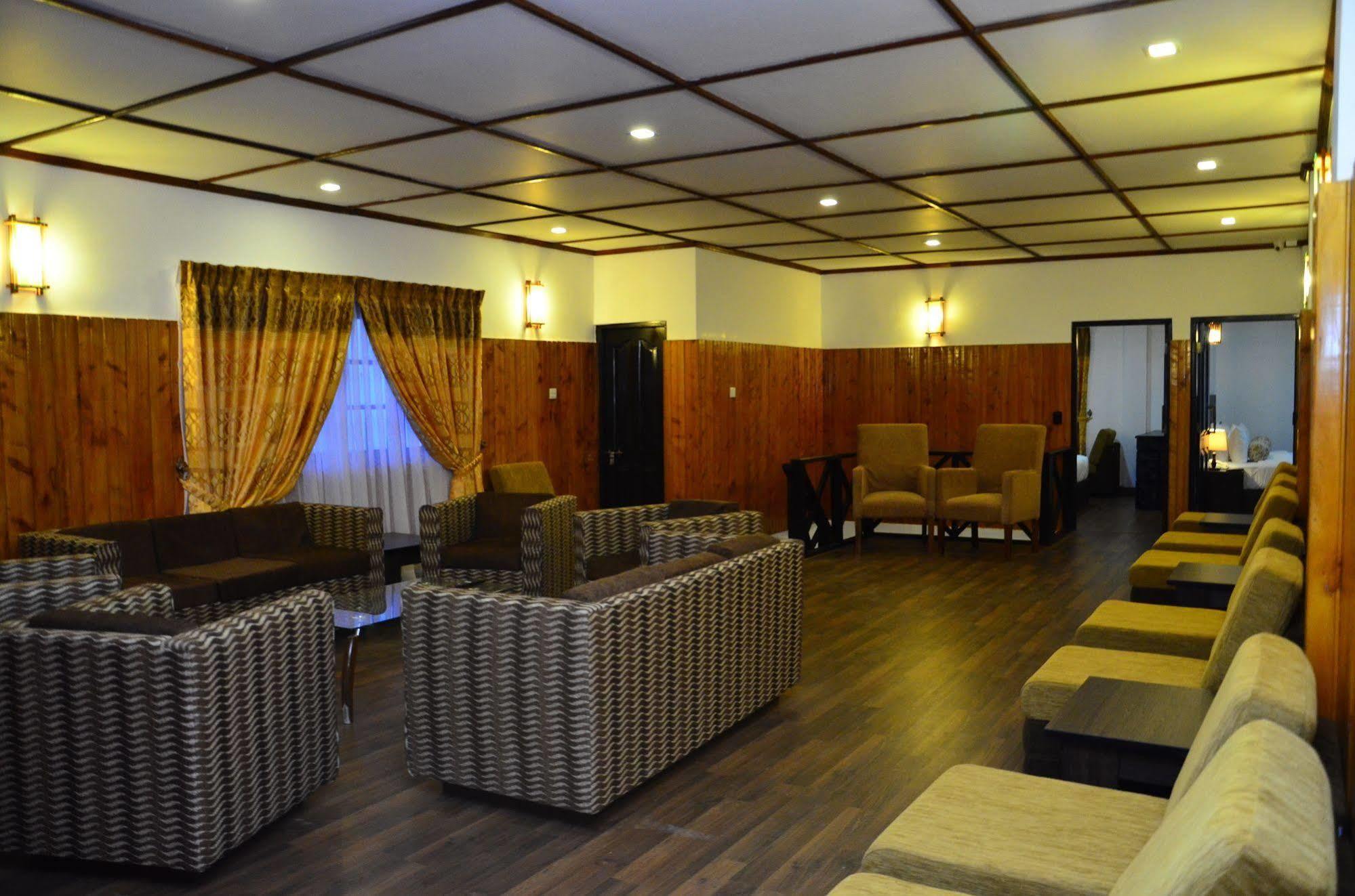 Jojos Hotel Nuwara Eliya
