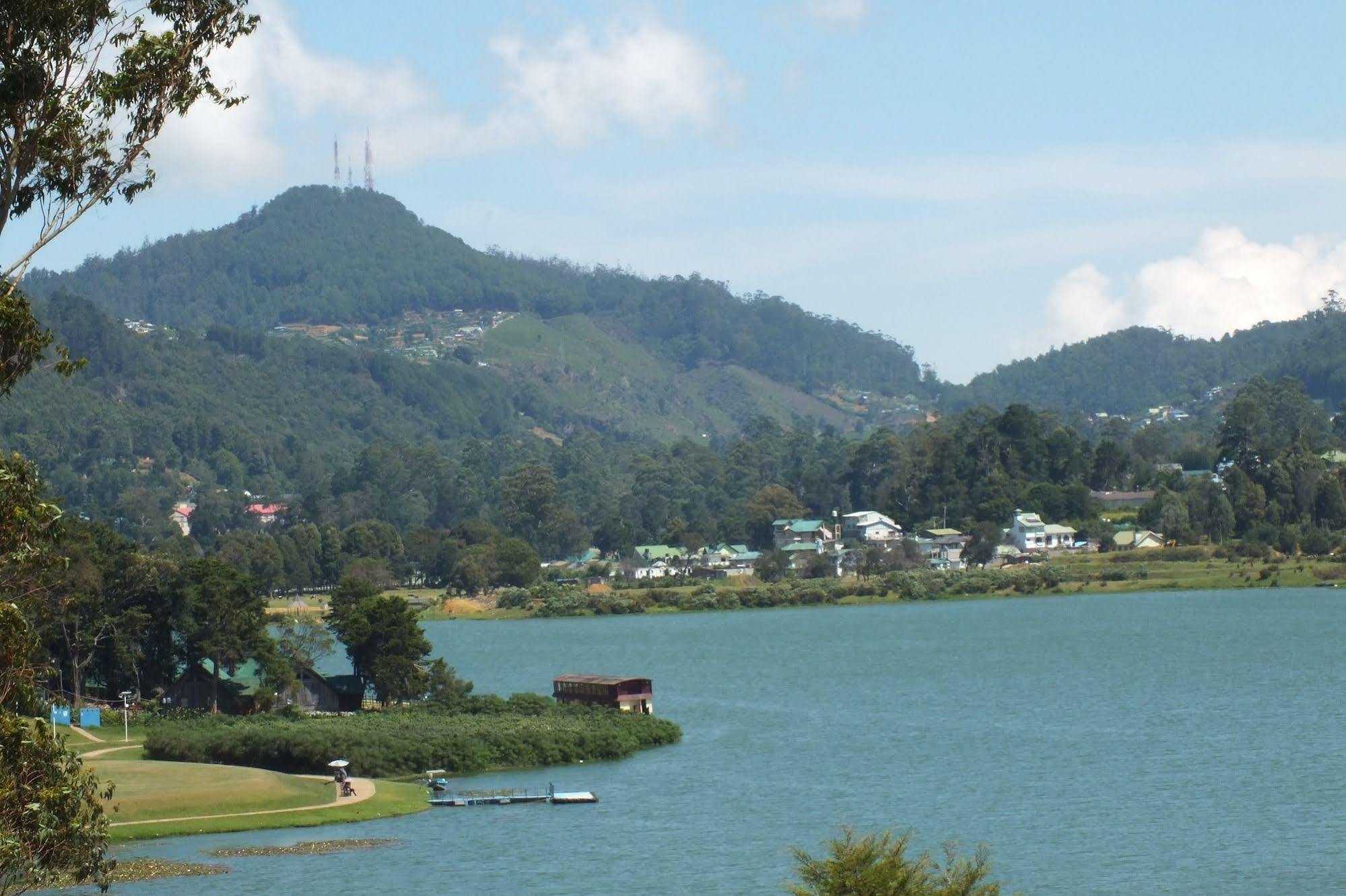 Resort Lake View Holiday Nuwara Eliya