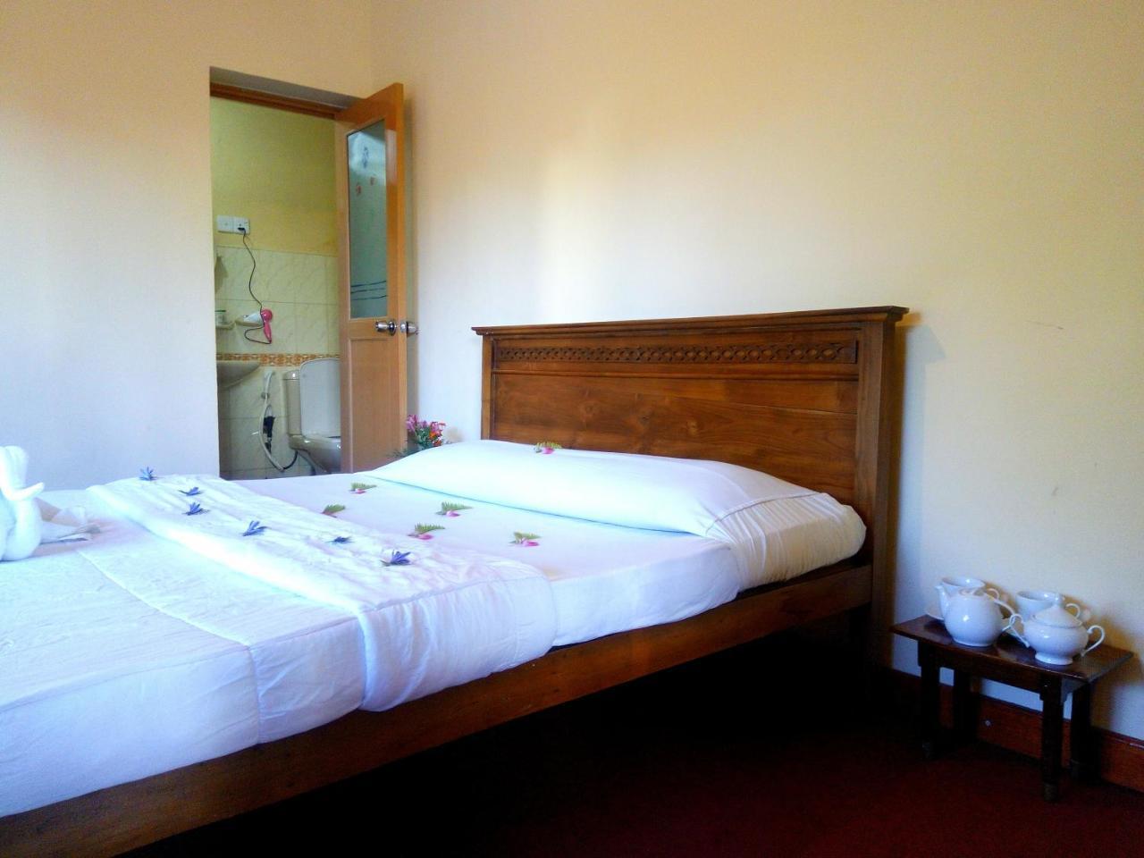 Crown - Hotel Nuwara Eliya