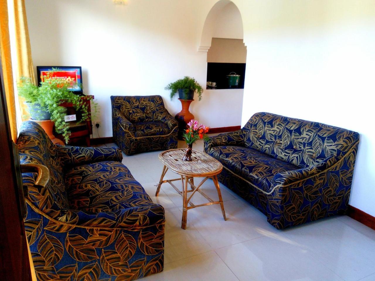 Crown - Hotel Nuwara Eliya