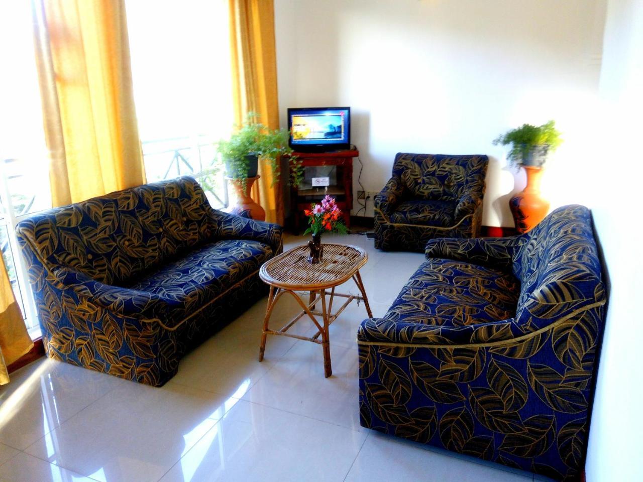 Crown - Nuwara Eliya
