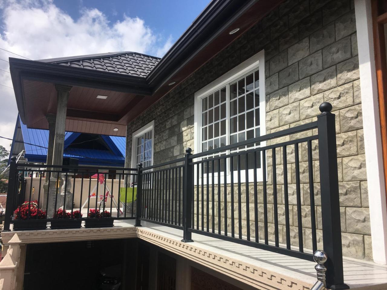 Guest house Little England